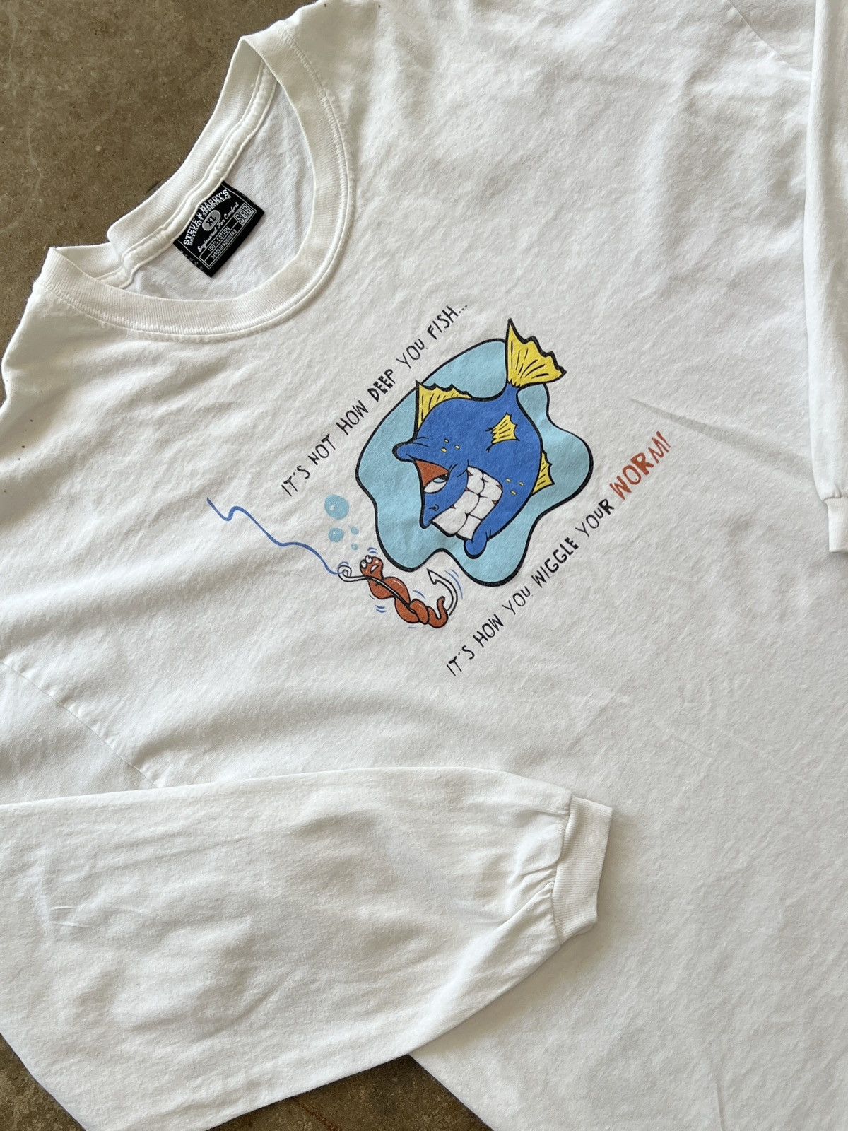 Vintage Vintage 90s Fishing Wiggle Your Worm Long Sleeve Tee XL Size US XL / EU 56 / 4 - 1 Thumbnail