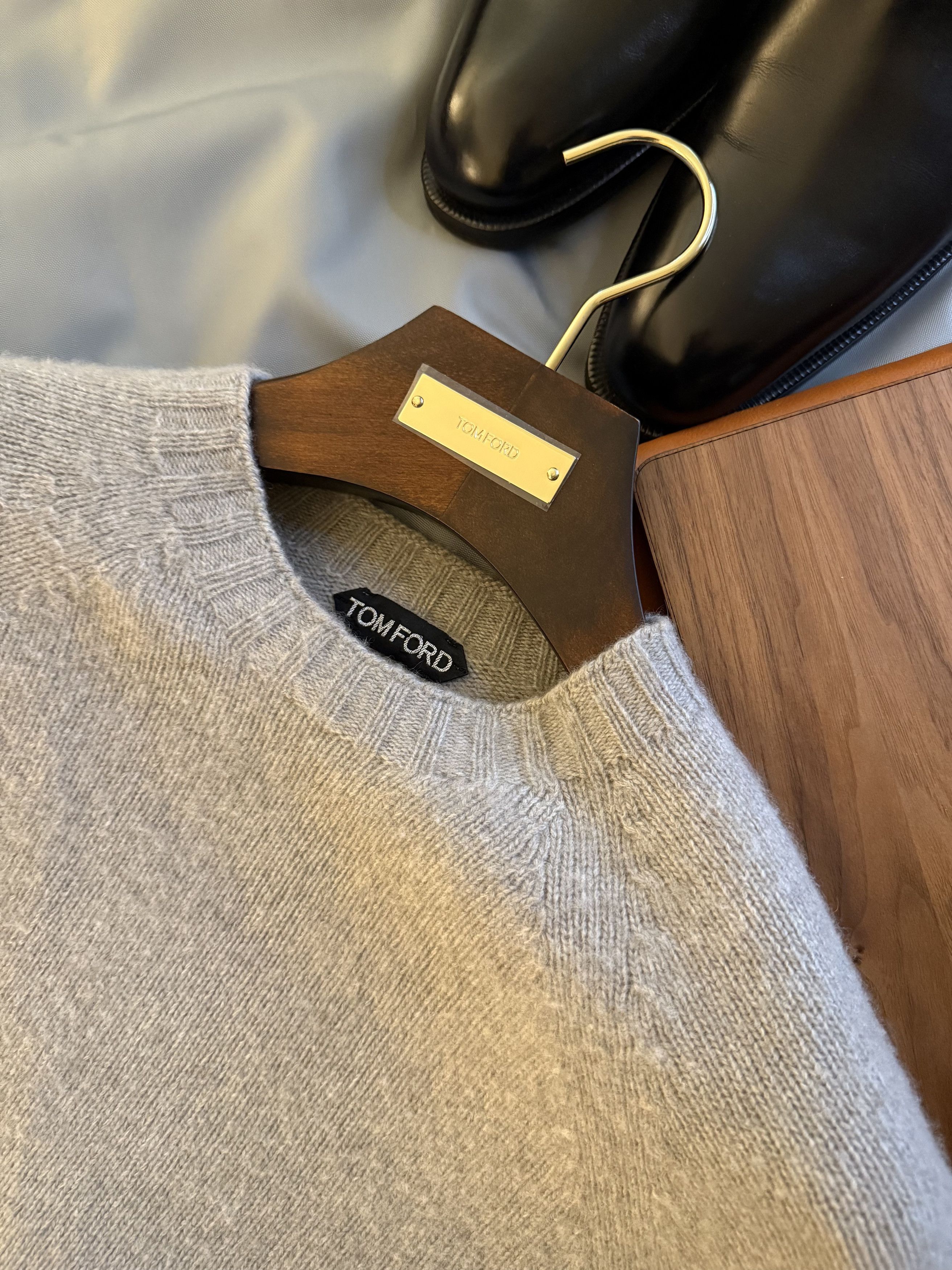 Tom Ford Best Dressed $2,000 w/tax TOM FORD 100% Cashmere Crewneck Size US M / EU 48-50 / 2 - 13 Thumbnail