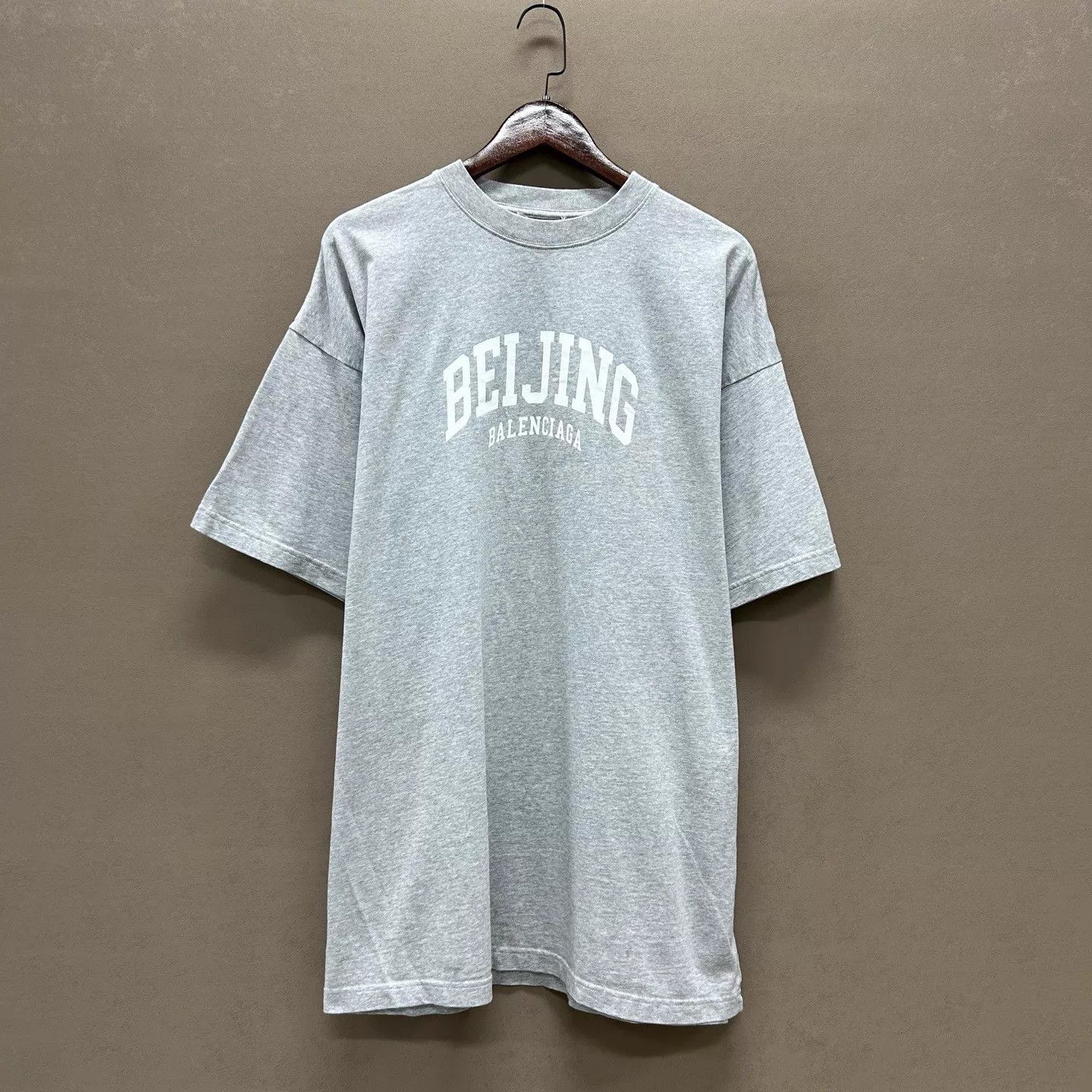 Balenciaga Balenciaga City Gray Printed Logo Tee 2 Size US M / EU 48-50 / 2 - 1 Thumbnail