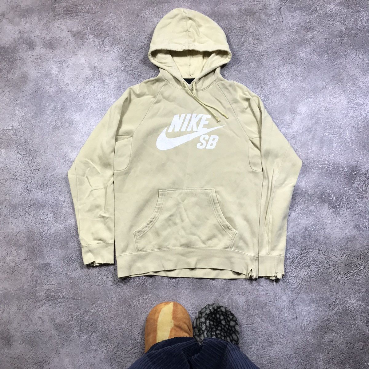 Vintage Vintage Nike SB Hoodie Cream Skate Streetwear Y2K Relaxed L Size US L / EU 52-54 / 3 - 1 Thumbnail