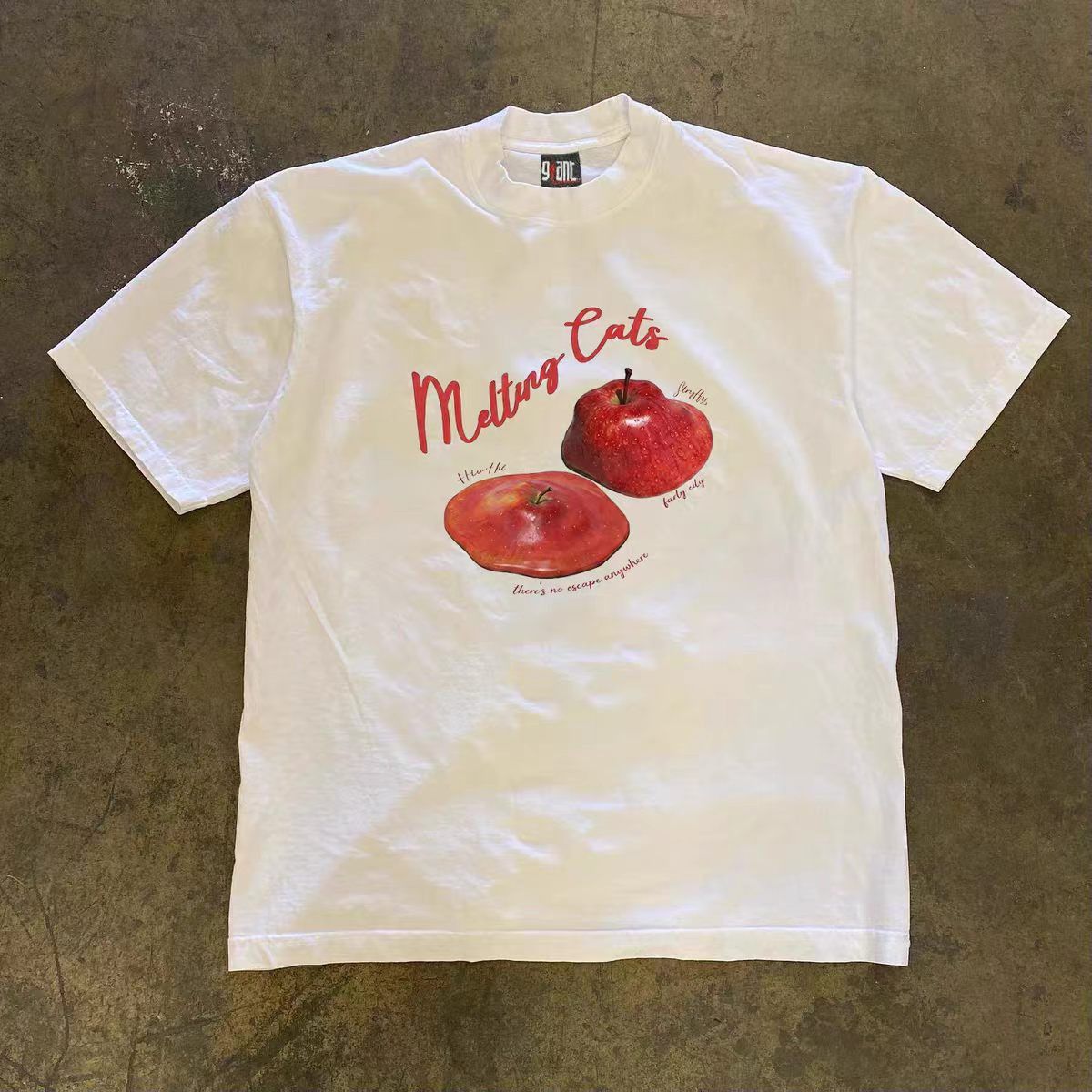 Vintage White Washed Vintage Apple Print T-Shirt Size US M / EU 48-50 / 2 - 1 Thumbnail