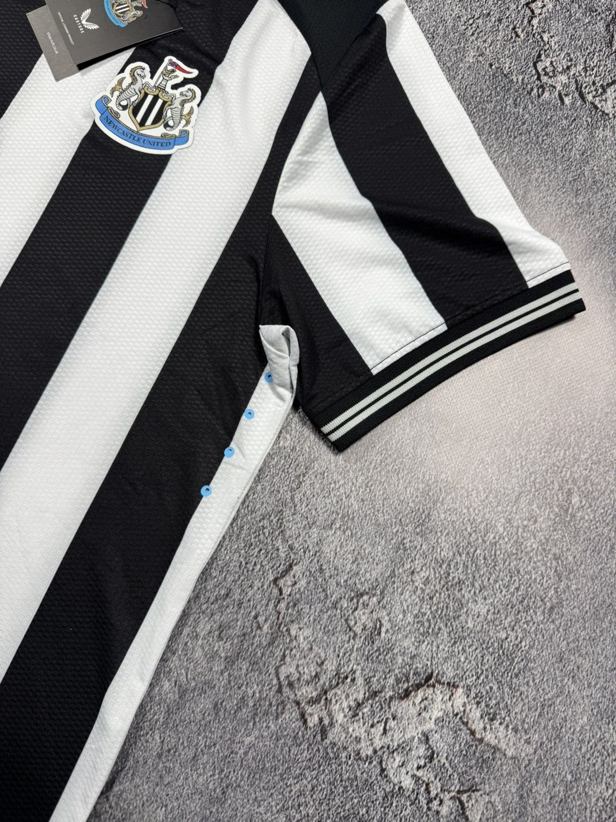 Castore Newcastle United x Castore HOME Jersey Size US L / EU 52-54 / 3 - 3 Thumbnail