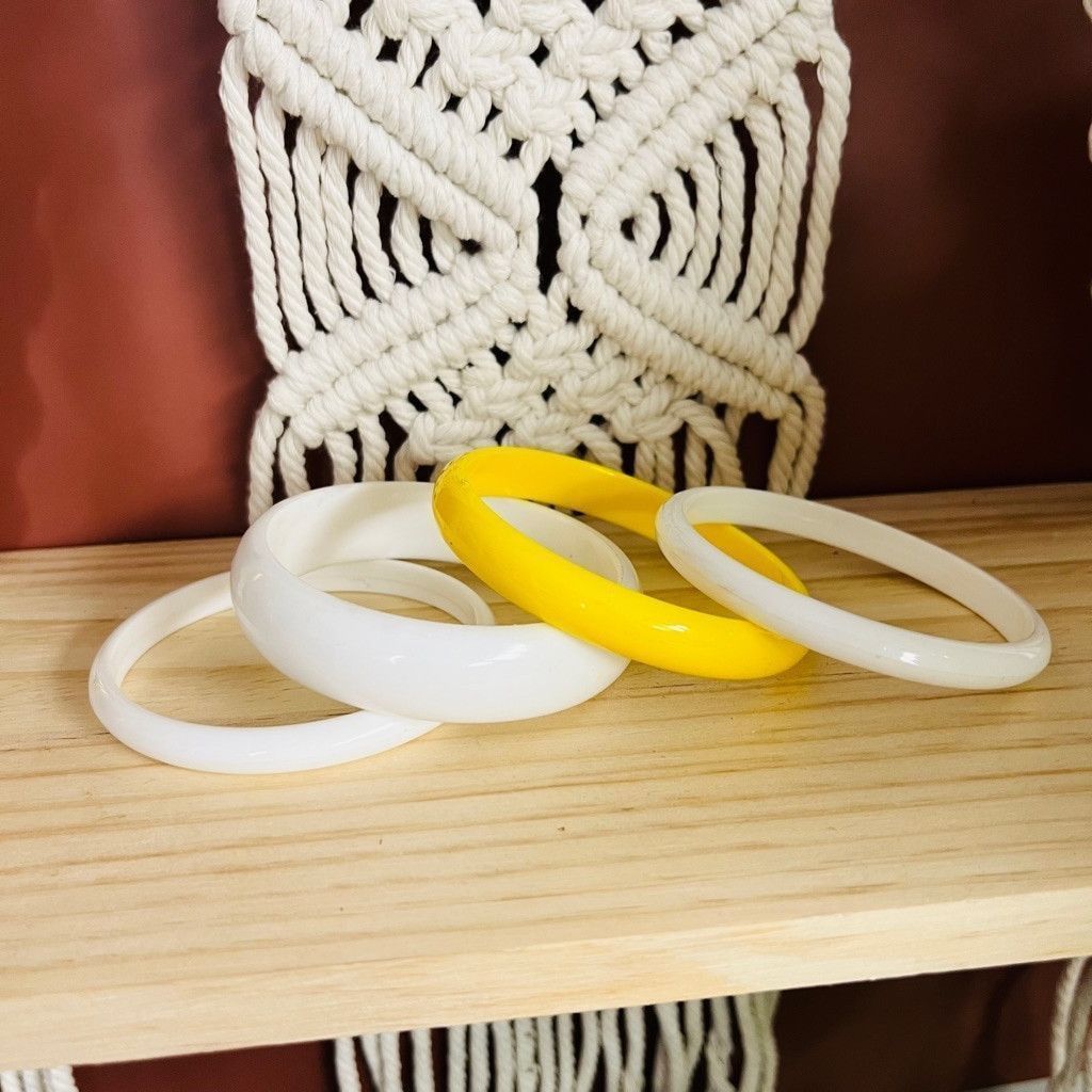 Vintage Vintage Lucite Bangle Bracelet Stack Set 4 Yellow and White Size ONE SIZE - 2 Thumbnail