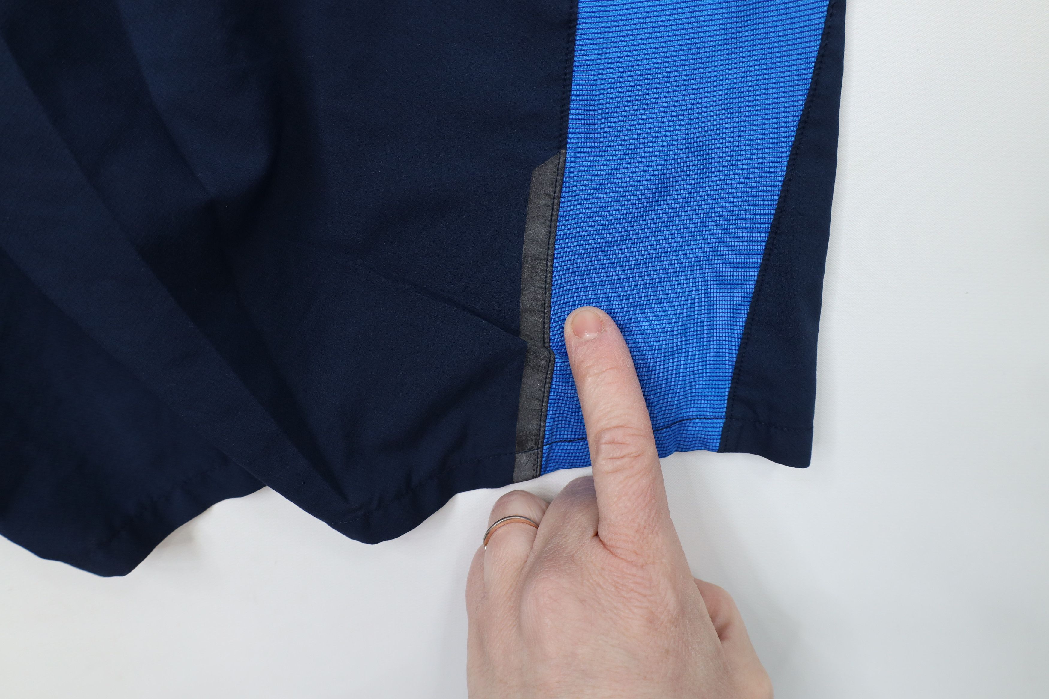 The North Face × Vintage The North Face Spell Out Lined Running Jogging Shorts Blue Size US 34 / EU 50 - 13 Thumbnail