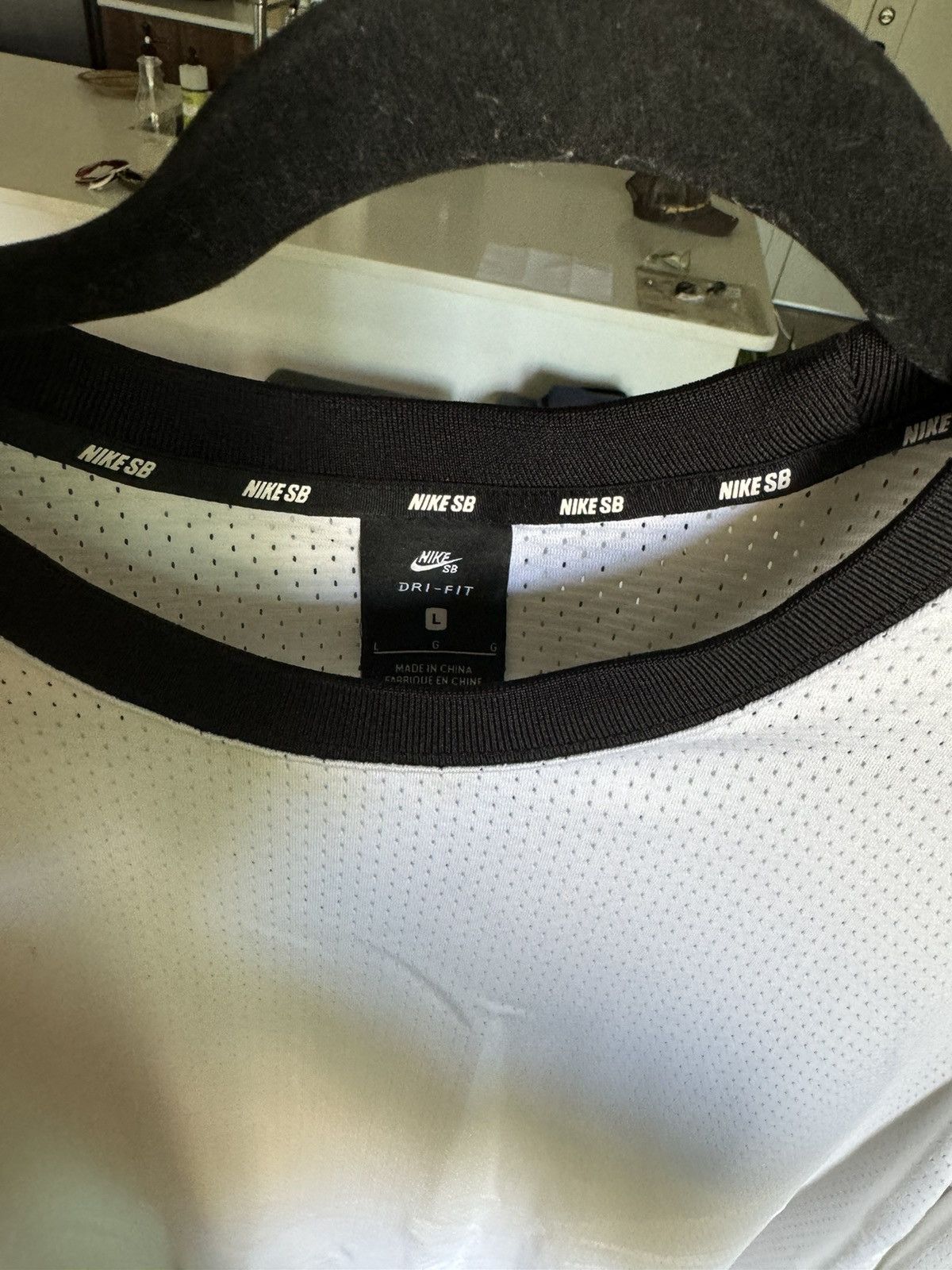 Nike NikeSB mesh long sleeve Size US L / EU 52-54 / 3 - 3 Thumbnail