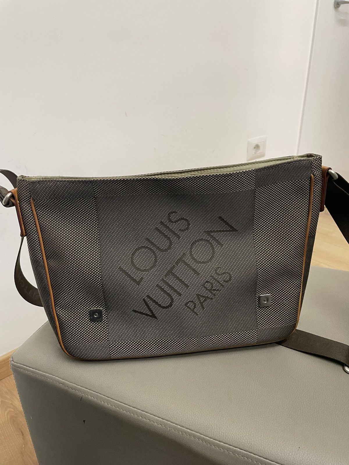 Louis Vuitton Louis Vuitton Geant Messenger bag Size 30 - 9 Thumbnail