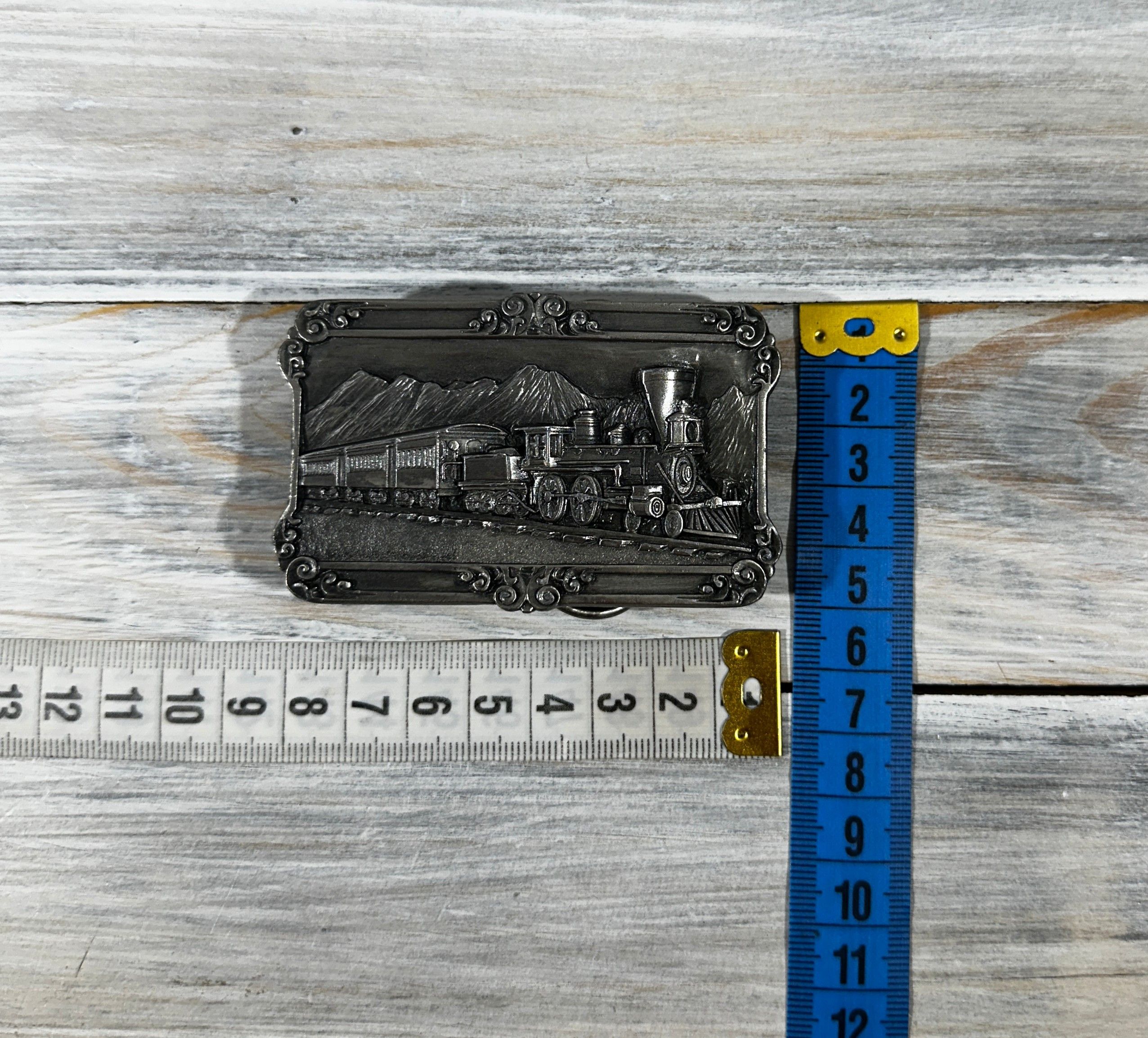 Vintage Train Traveling Through Mountains Vintage 1984 Siskiyou Size ONE SIZE - 14 Thumbnail