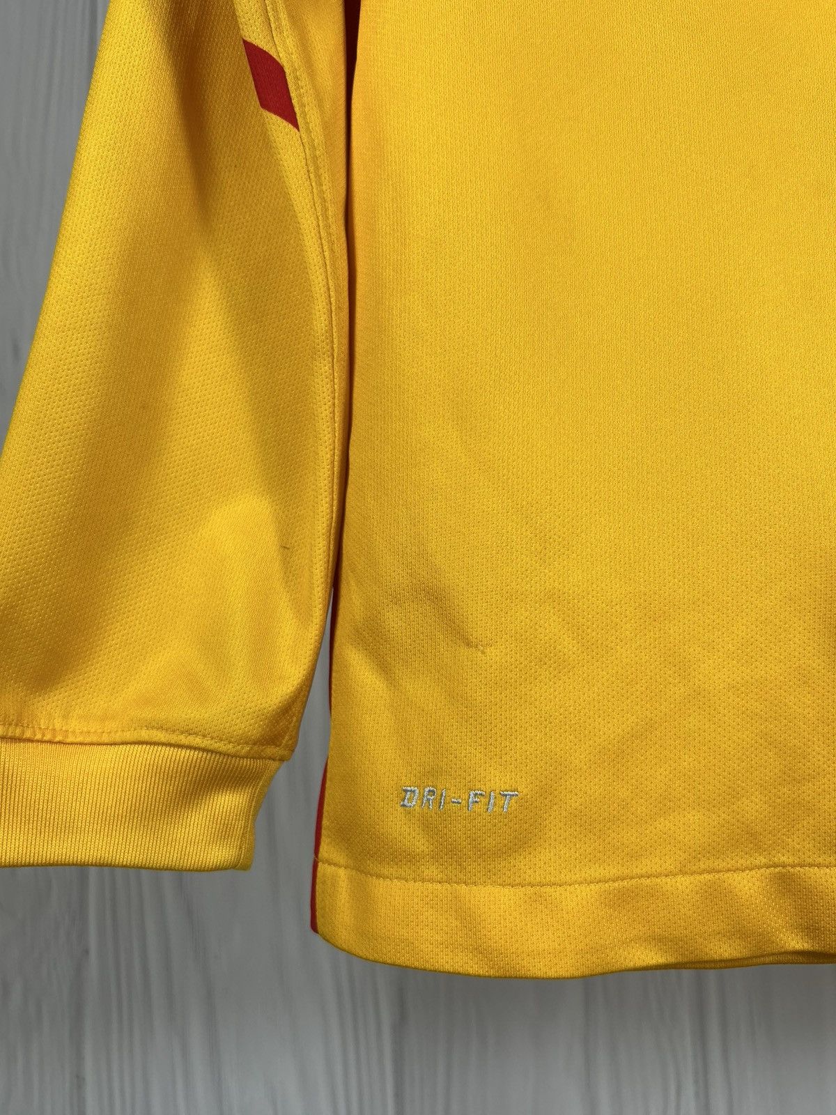 Nike FC Barcelona 2015 Soccer Jersey Longsleeve Size Boys M Size US M / EU 48-50 / 2 - 8 Thumbnail