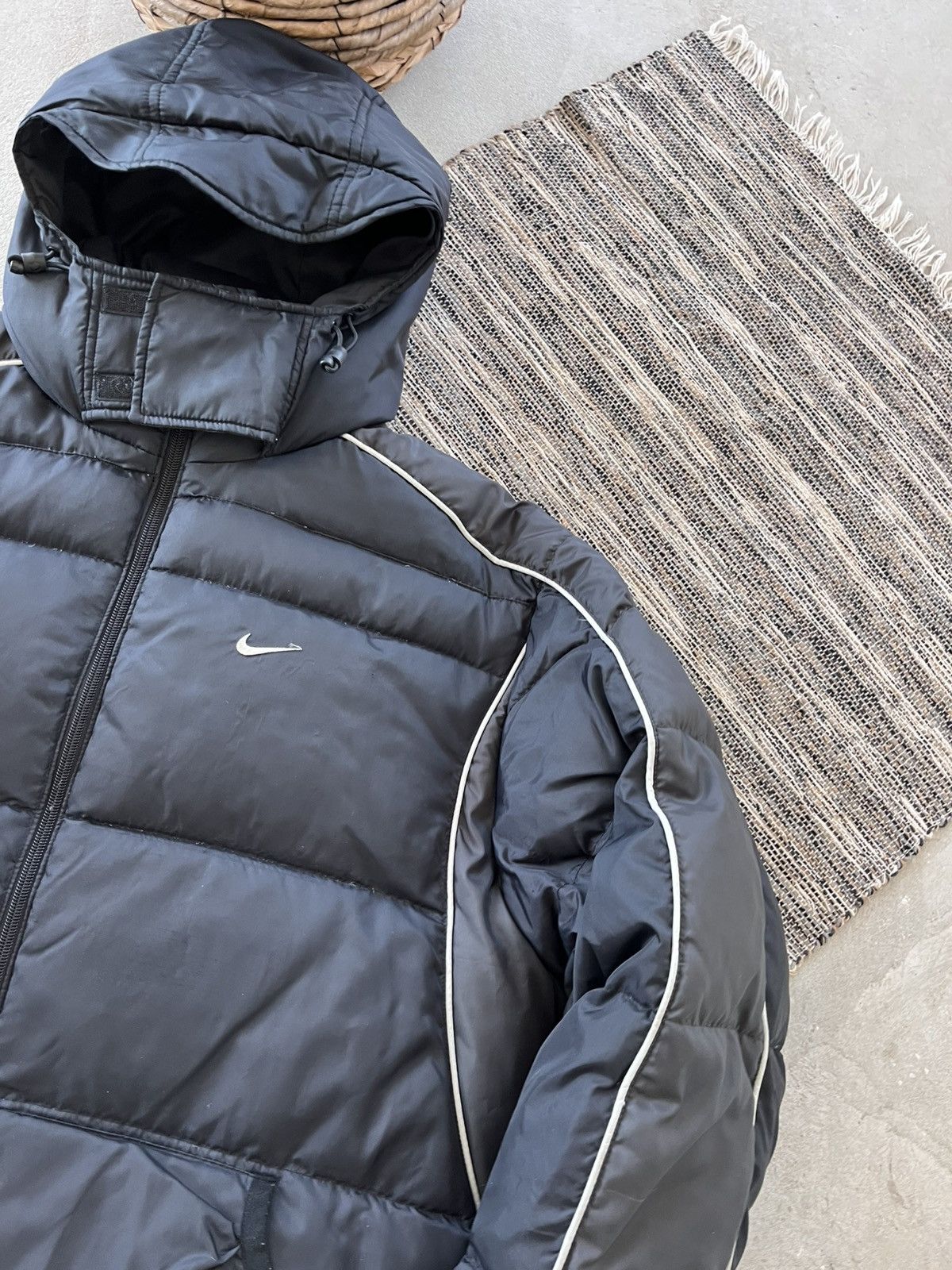 Nike Vintage Nike Puffer Down Jacket Black Small Logo Outdoor Y2K Size US L / EU 52-54 / 3 - 5 Thumbnail