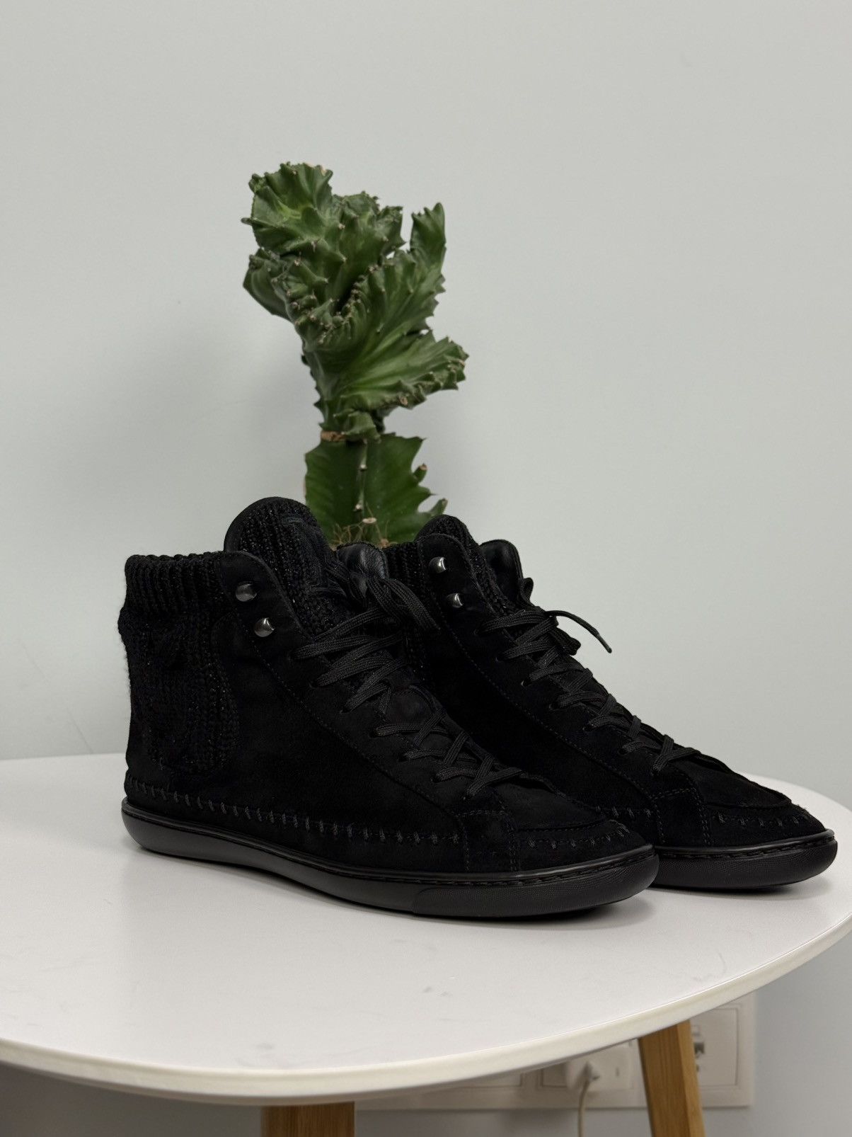 Louis Vuitton Louis Vuitton LV Monogram Logo Suede High Top Sneakers Shoes Size US 7 / IT 37 - 2 Thumbnail
