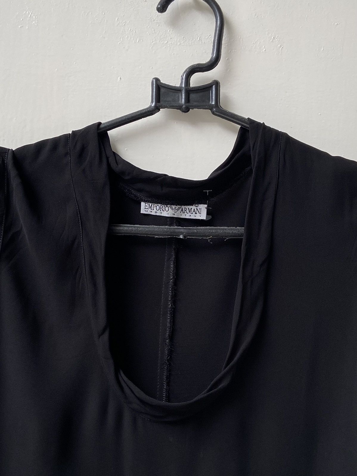 Emporio Armani EMPORIO ARMANI Black Sleeveless Size US XS / EU 42 / 0 - 11 Thumbnail