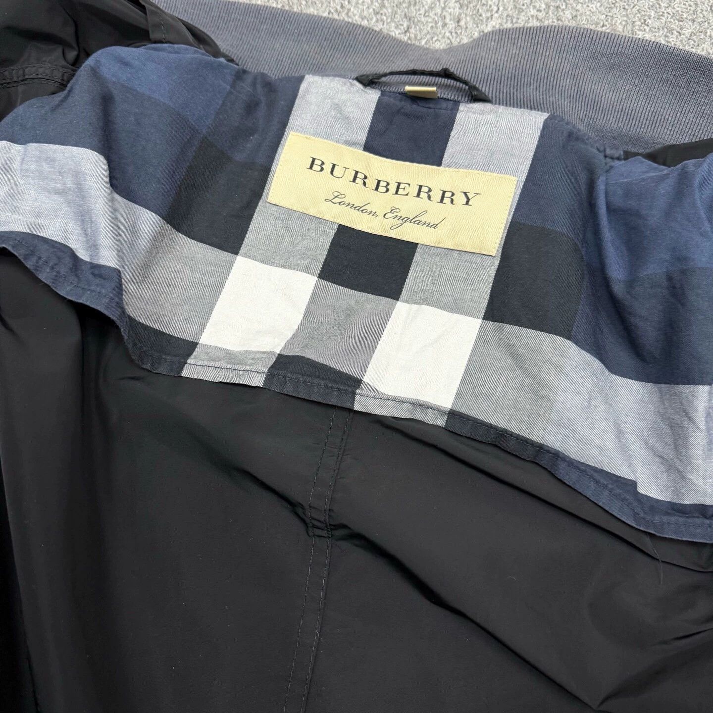 Burberry Burberry Black Arm Logo Nylon Jacket 50 Mint Size XS / US 0-2 / IT 36-38 - 3 Thumbnail