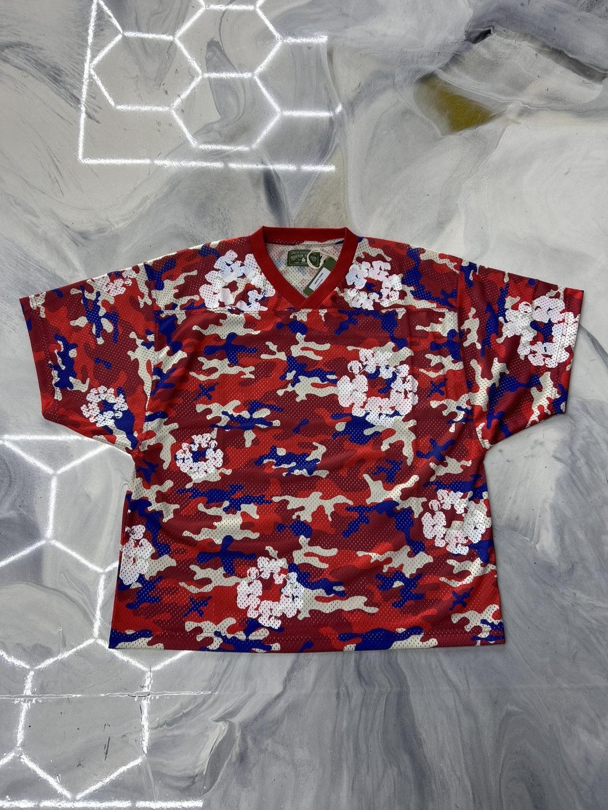 DENIM TEARS Denim Tears Red Blue Camo Cotton Wreath Jersey Size M Size US M / EU 48-50 / 2 - 1 Thumbnail