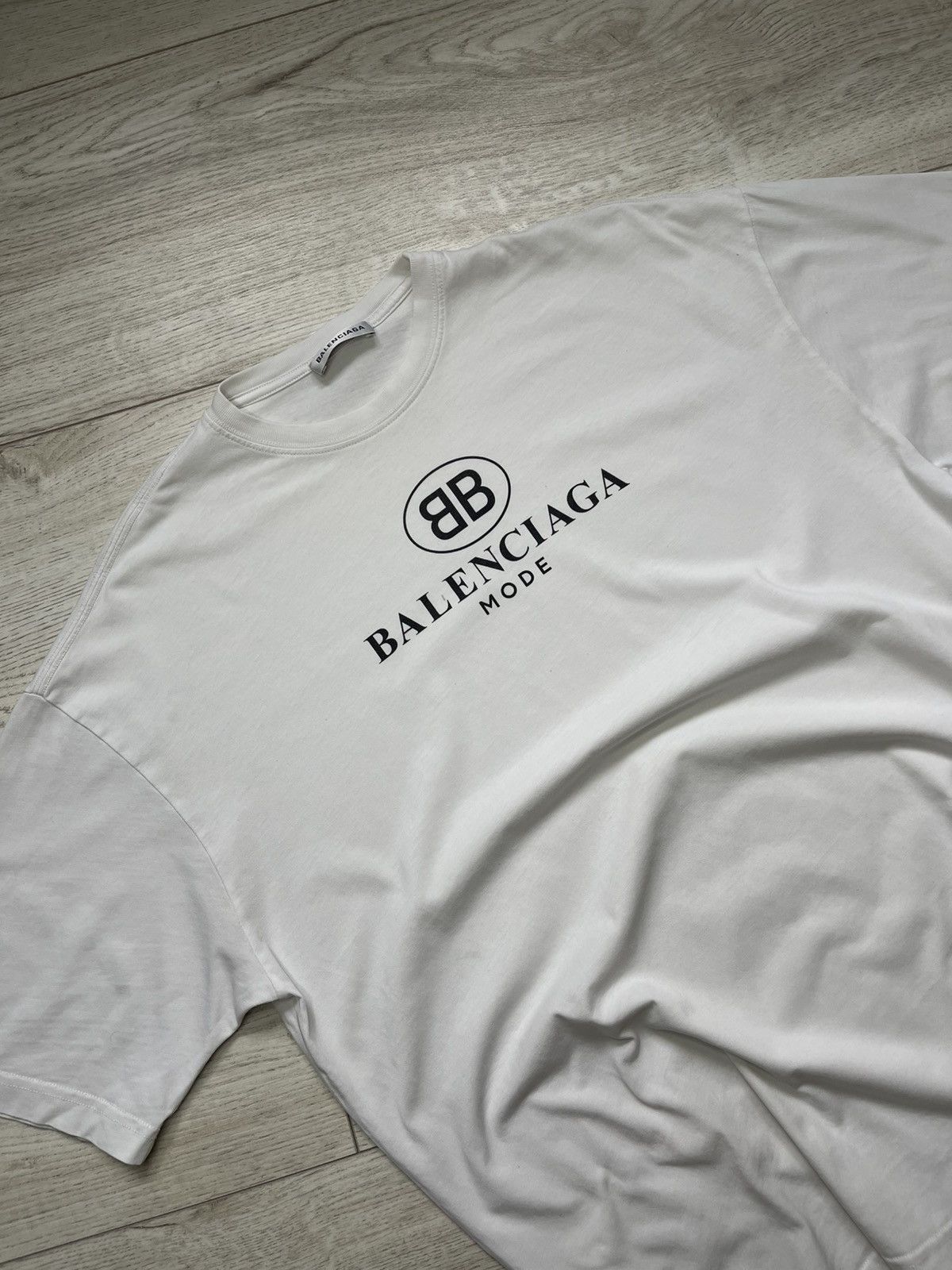 Balenciaga Balenciaga Mode T-shirt Size US S / EU 44-46 / 1 - 2 Thumbnail