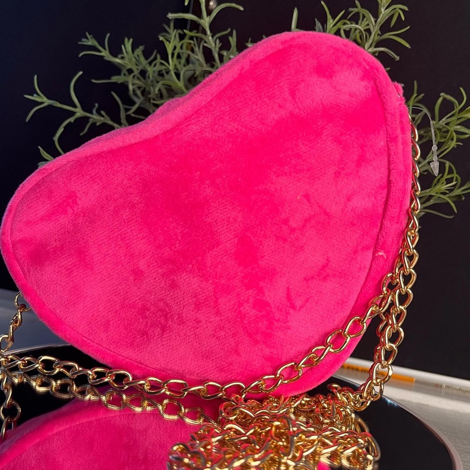 Juicy Couture Jeans Juicy Couture Pink Velvet Mini Heart Crossbody Bag Size ONE SIZE - 5 Thumbnail
