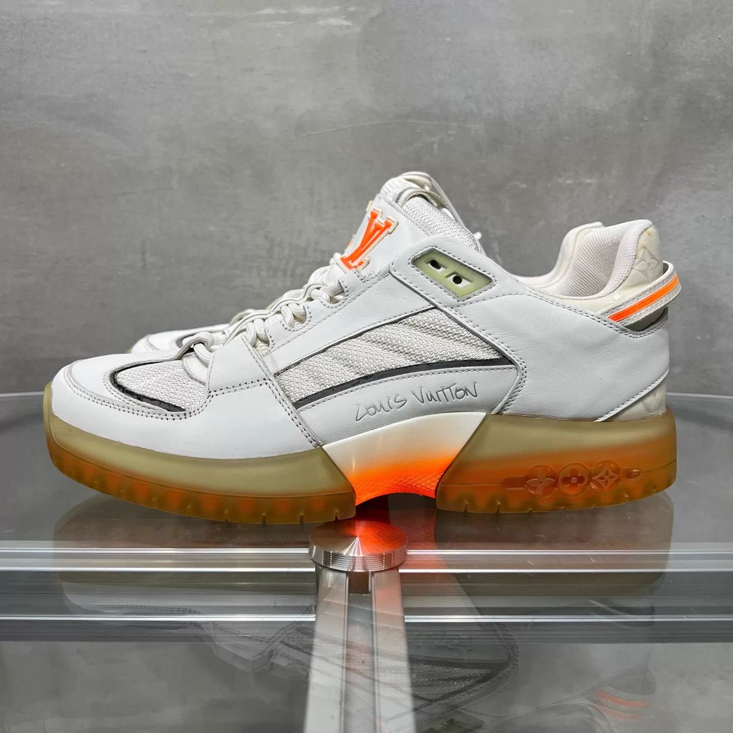 Louis Vuitton LV View White & Orange Sneakers UK6.5/40.5 YH26913 Size US 7.5 / EU 40-41 - 3 Thumbnail