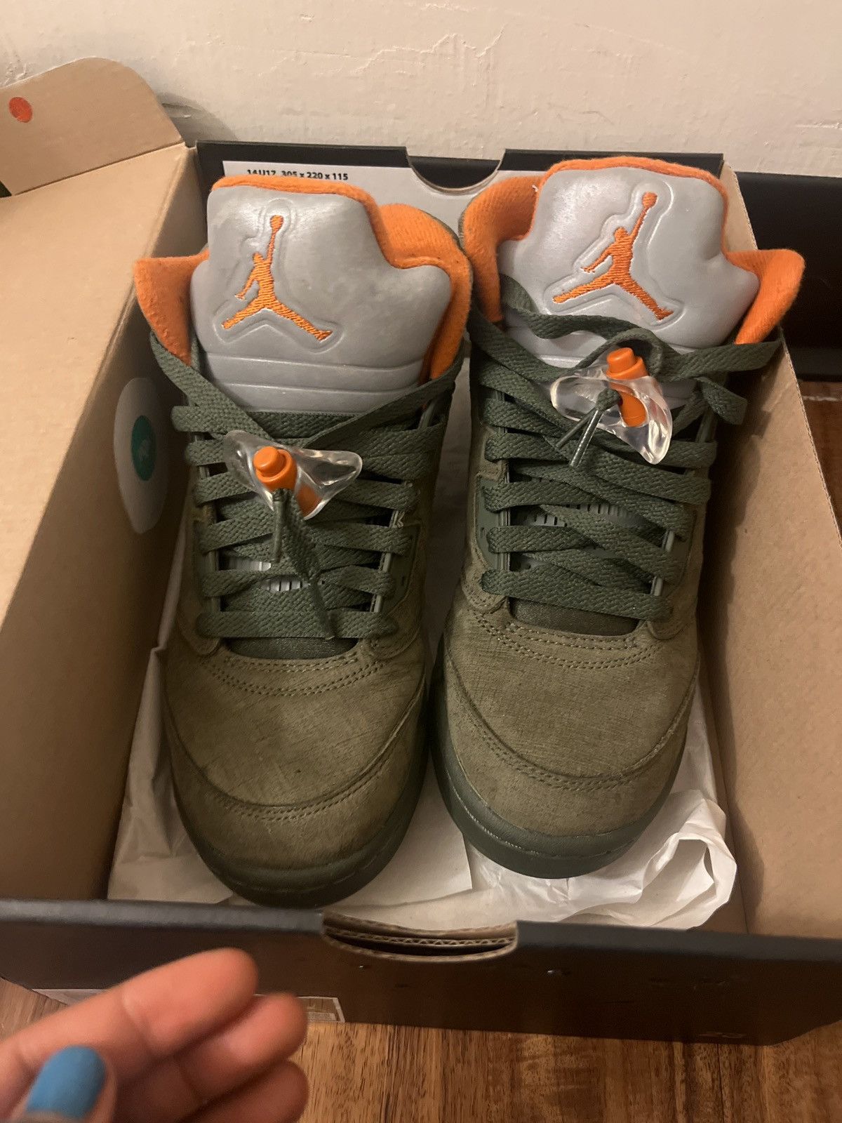 Jordan Brand Air jordan 5 retro “olive” Size US 6.5 / EU 39-40 - 2 Thumbnail