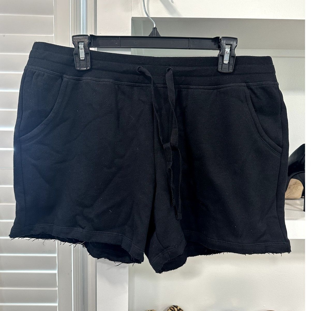 BP. BP. Women's Black Sweat Cut Off Raw Hem Shorts Drawstring L Size 36" / US 14 / IT 50 - 1 Thumbnail