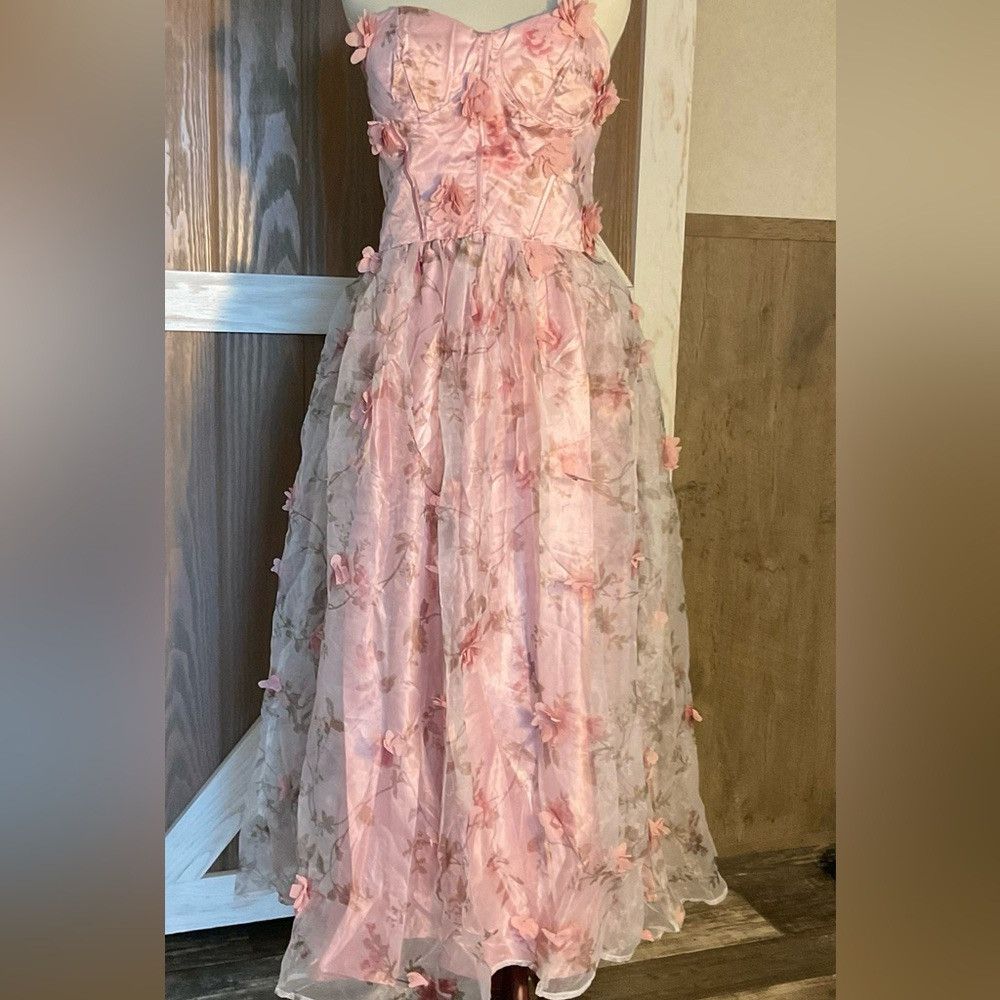 Other Pink floral strapless gown /floral appliqués. Corset back Size XL / US 12-14 / IT 48-50 - 1 Thumbnail