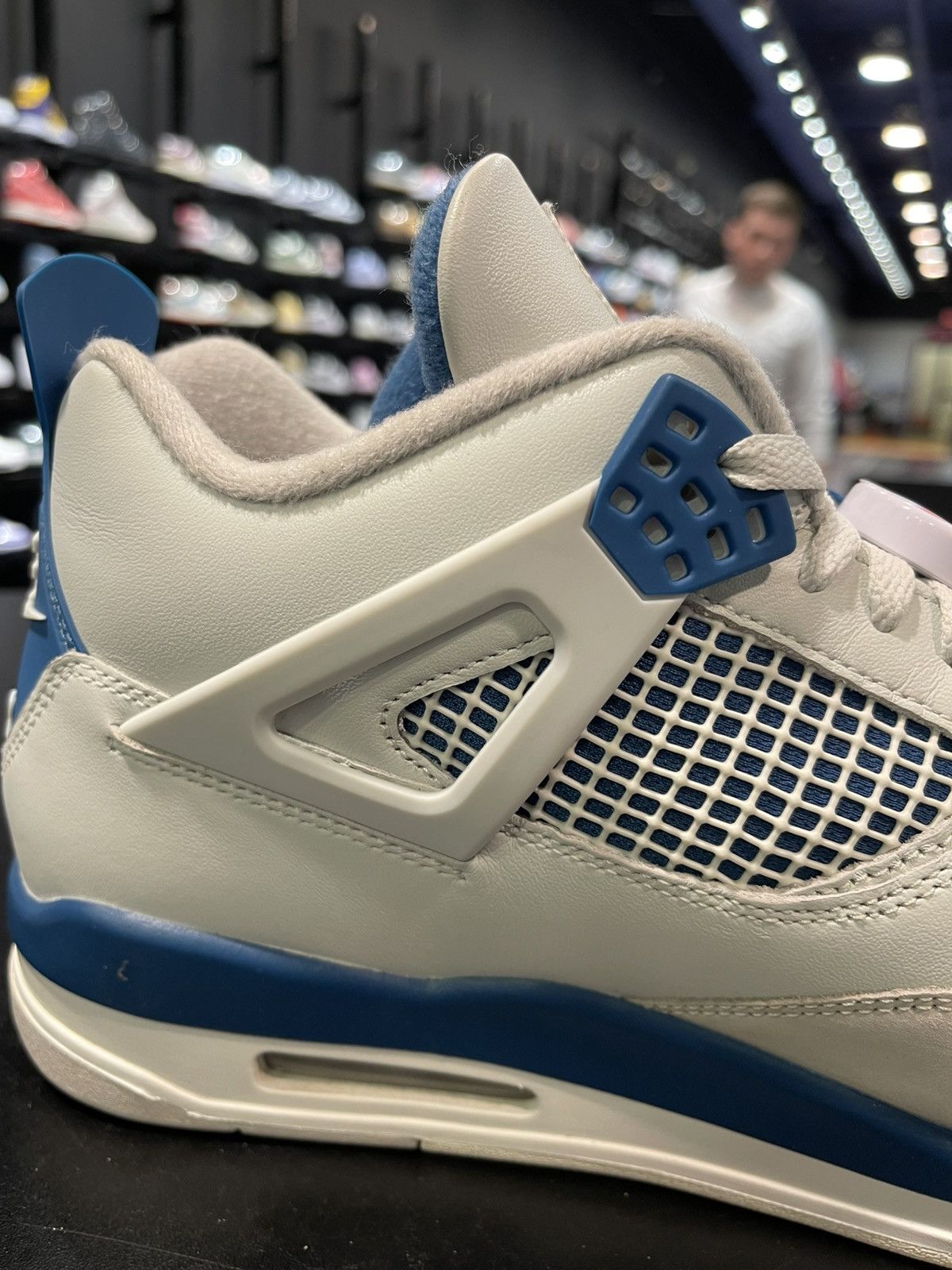 Jordan Brand Size 13 - Jordan 4 Military Blue Size US 13 / EU 46 - 8 Thumbnail