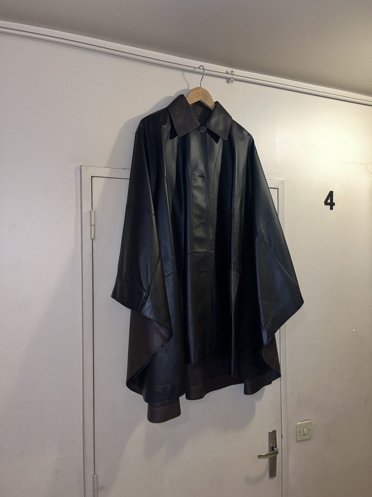 Loewe Loewe leather cloak Size M / US 6-8 / IT 42-44 - 1 Thumbnail