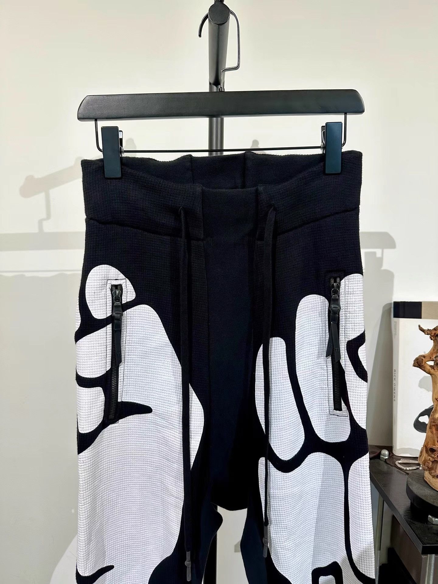 11 By Boris Bidjan Saberi 11by BBS Print Elastic Cuff Sweatpants K35 Size US 31 - 4 Thumbnail