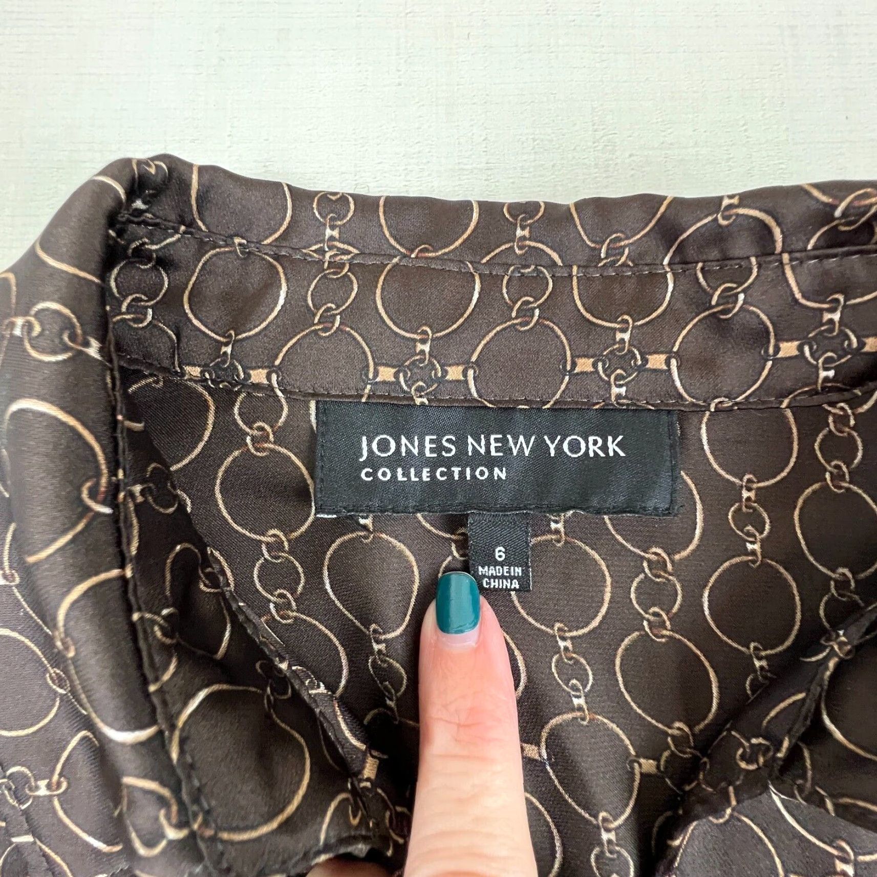 Jones New York Jones New York Womens Satin Top 6 Extra Large XL Brown Gold Chains Button Up Size M / US 6-8 / IT 42-44 - 3 Thumbnail
