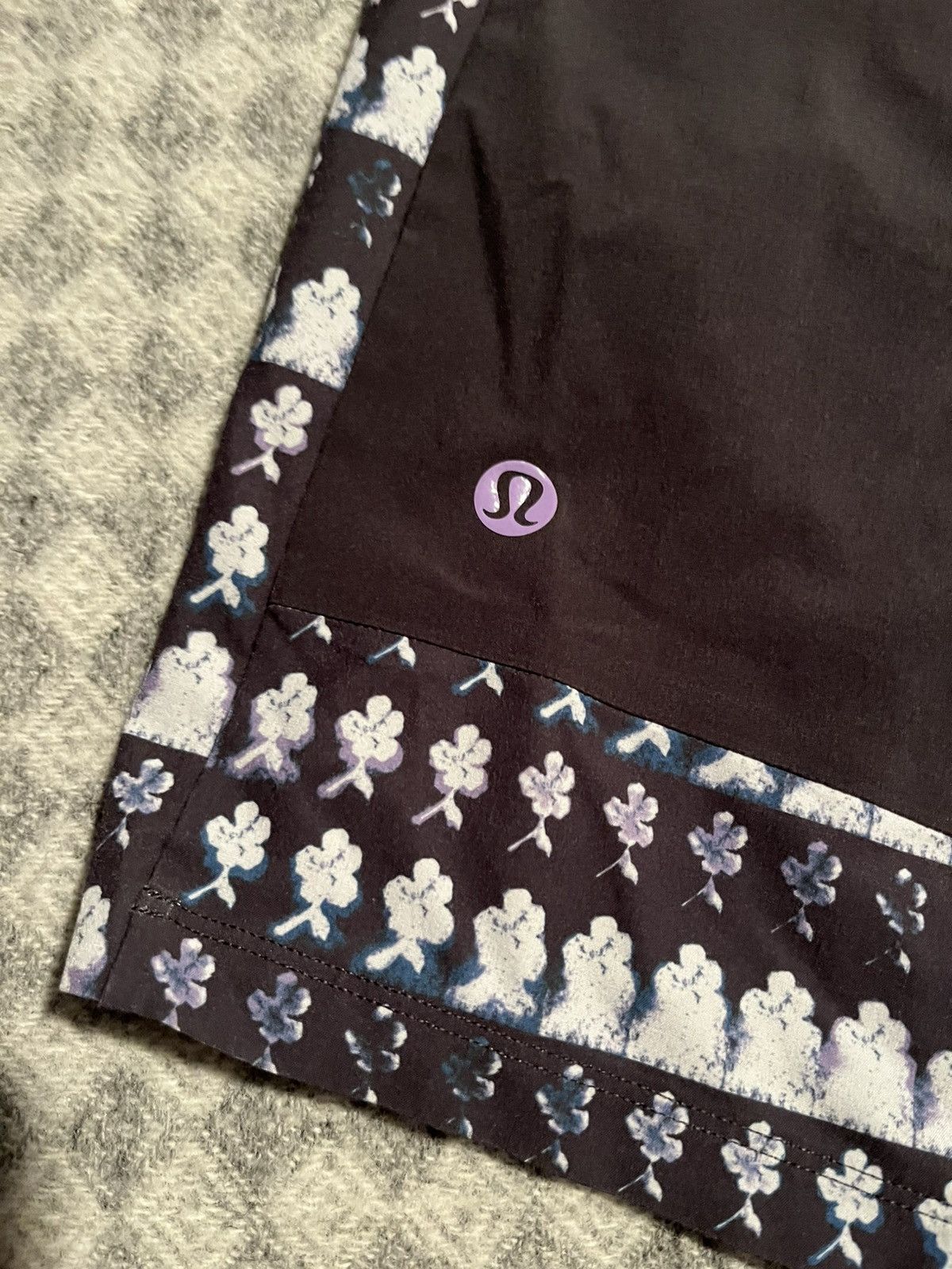 Lululemon Lululemon shorts vintage retro size M/L Size US 33 - 3 Thumbnail