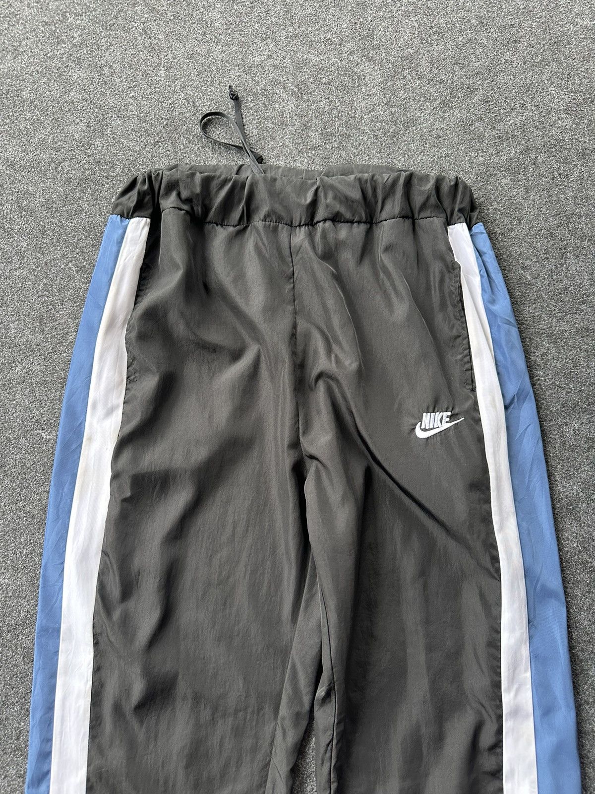 Vintage Vintage 90s Nike Nylon Track Pant D258 Size US 30 / EU 46 - 2 Thumbnail