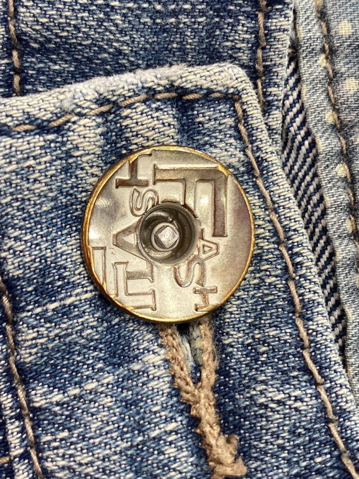 Japanese Brand Japanese Brand Embroidery Art Style Faded Wash Jeans Size US 30 / EU 46 - 10 Thumbnail
