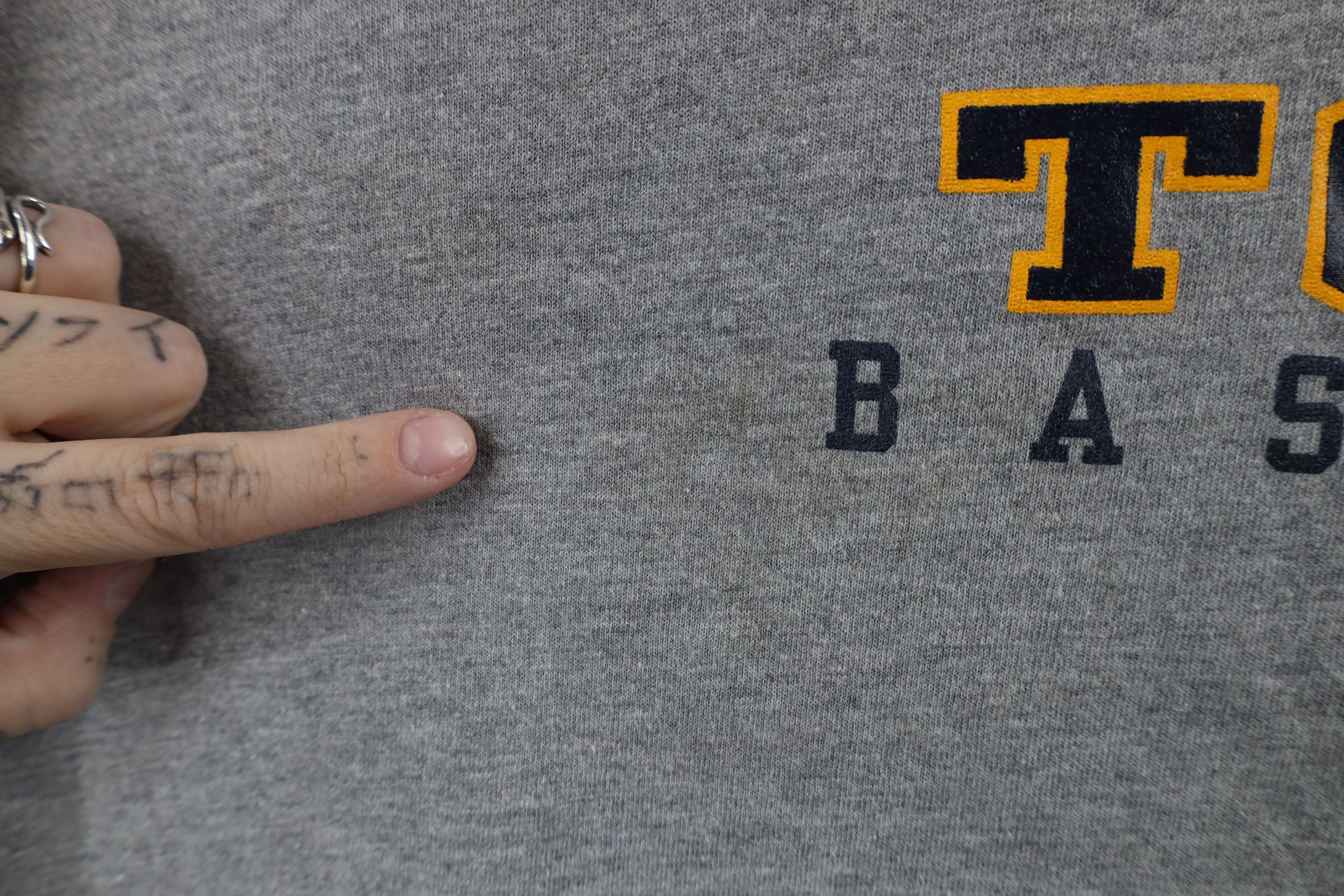 Russell Athletic × Vintage Vintage Russell Athletic University of Basketball T-Shirt Size US XXL / EU 58 / 5 - 5 Thumbnail