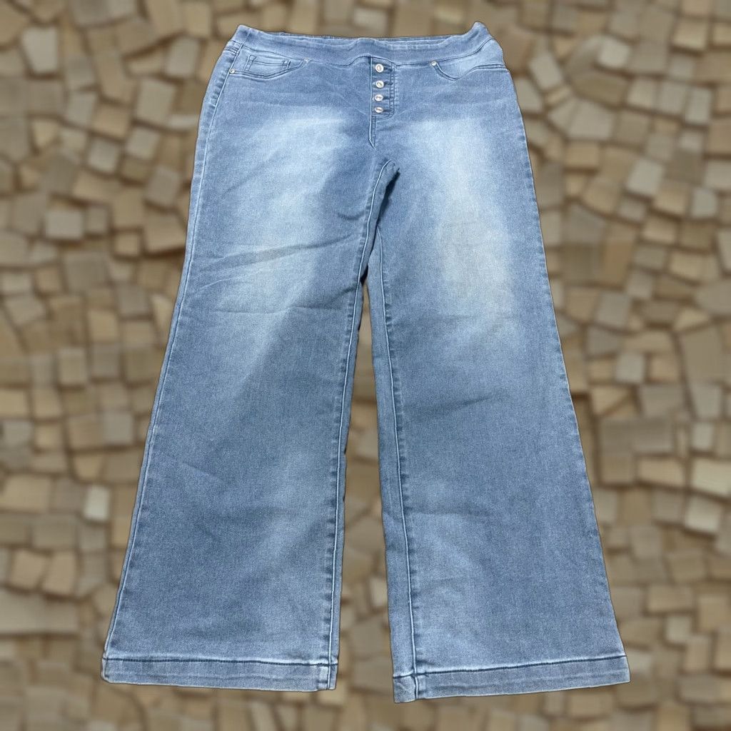 Vintage DG2 Jeans Womens XL Blue Denim Pull On Straight Leg Medium Wash Regular 5-Pocket Inseam 30 in Size 40" / US 18 - 1 Thumbnail