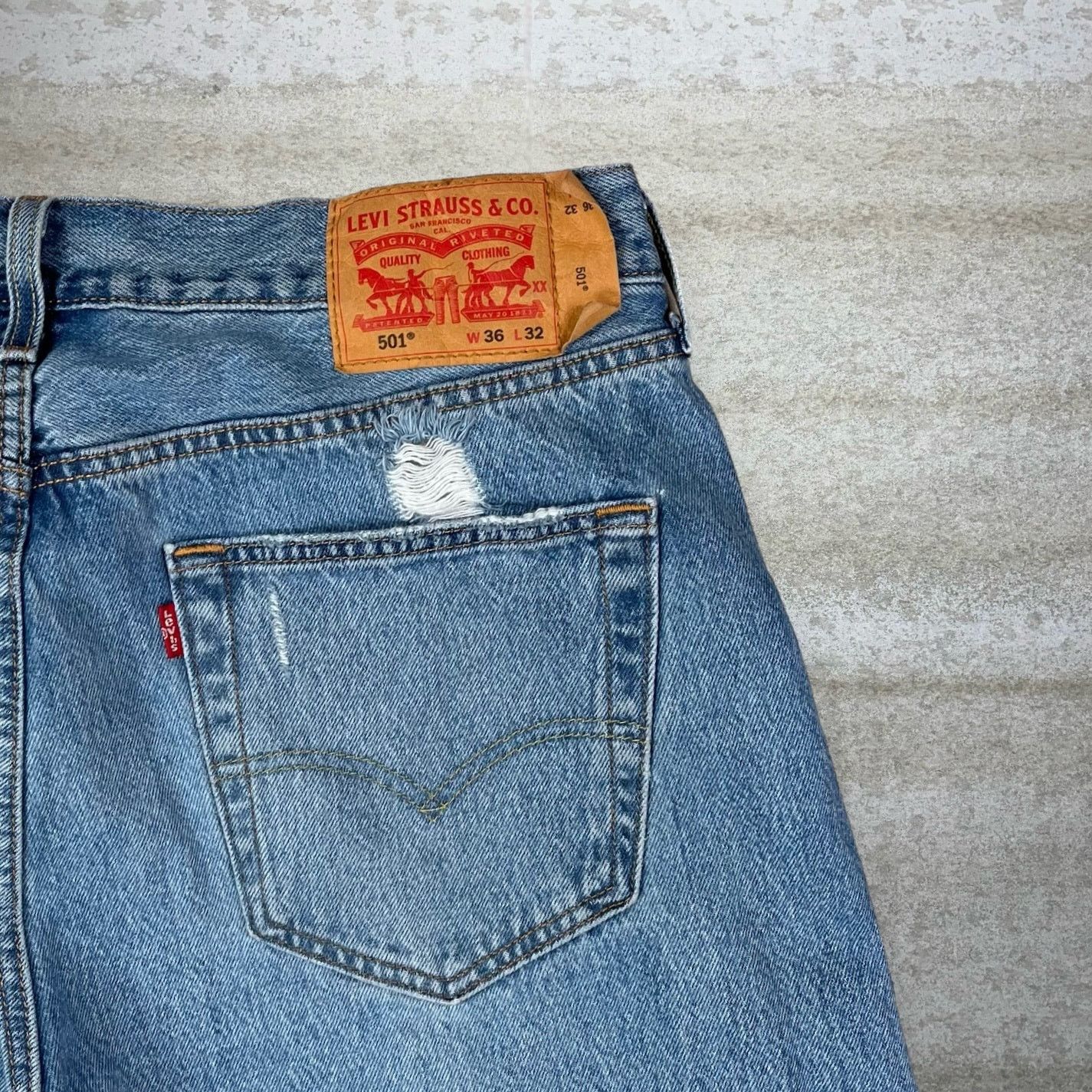 Levi's Vintage Y2K Levis Jeans 501 36x32 Straight Fit Medium Wash Size US 36 / EU 52 - 3 Thumbnail
