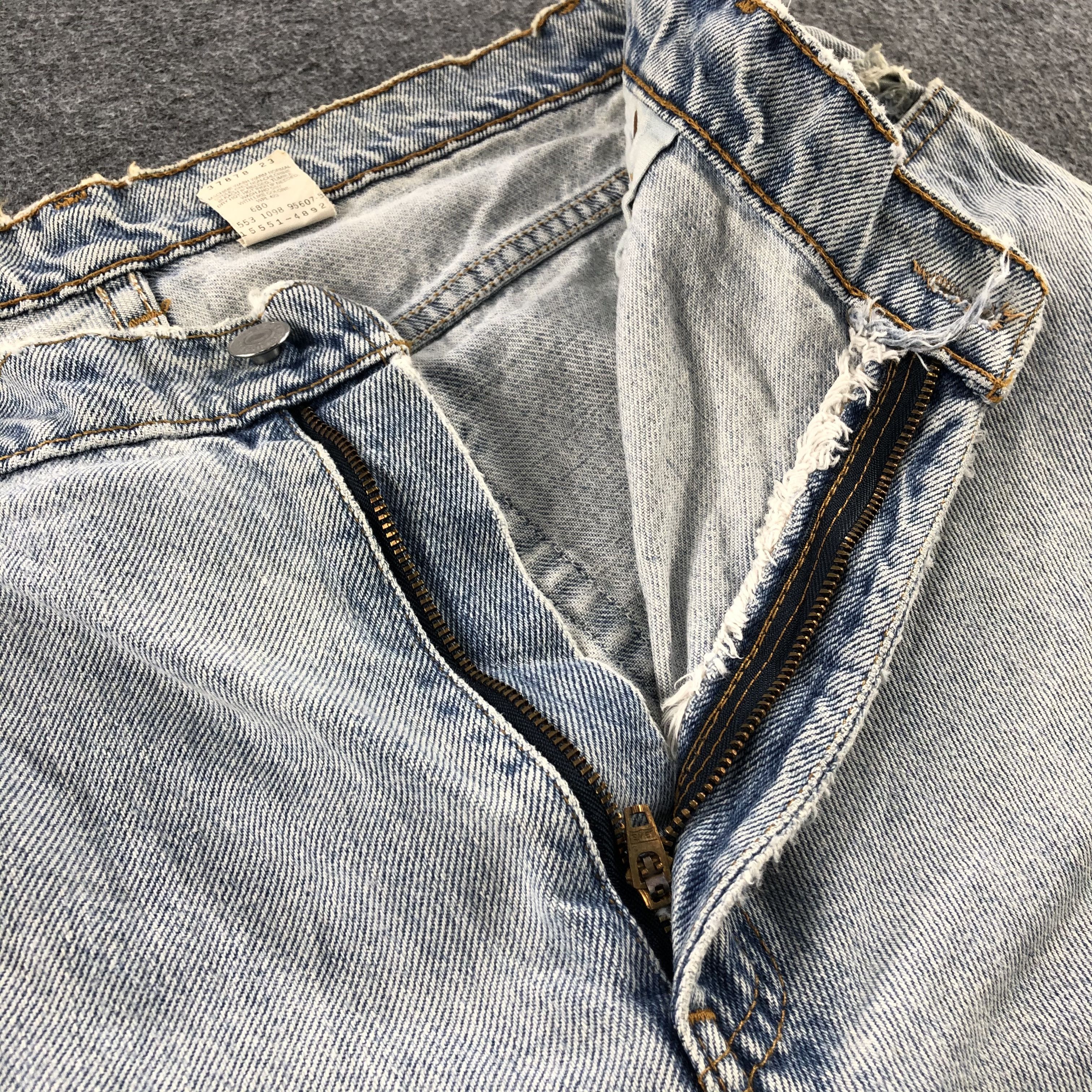 Levi's Vintage 90s Light Wash Levis 550 Jeans-J1216 Size US 34 / EU 50 - 8 Thumbnail