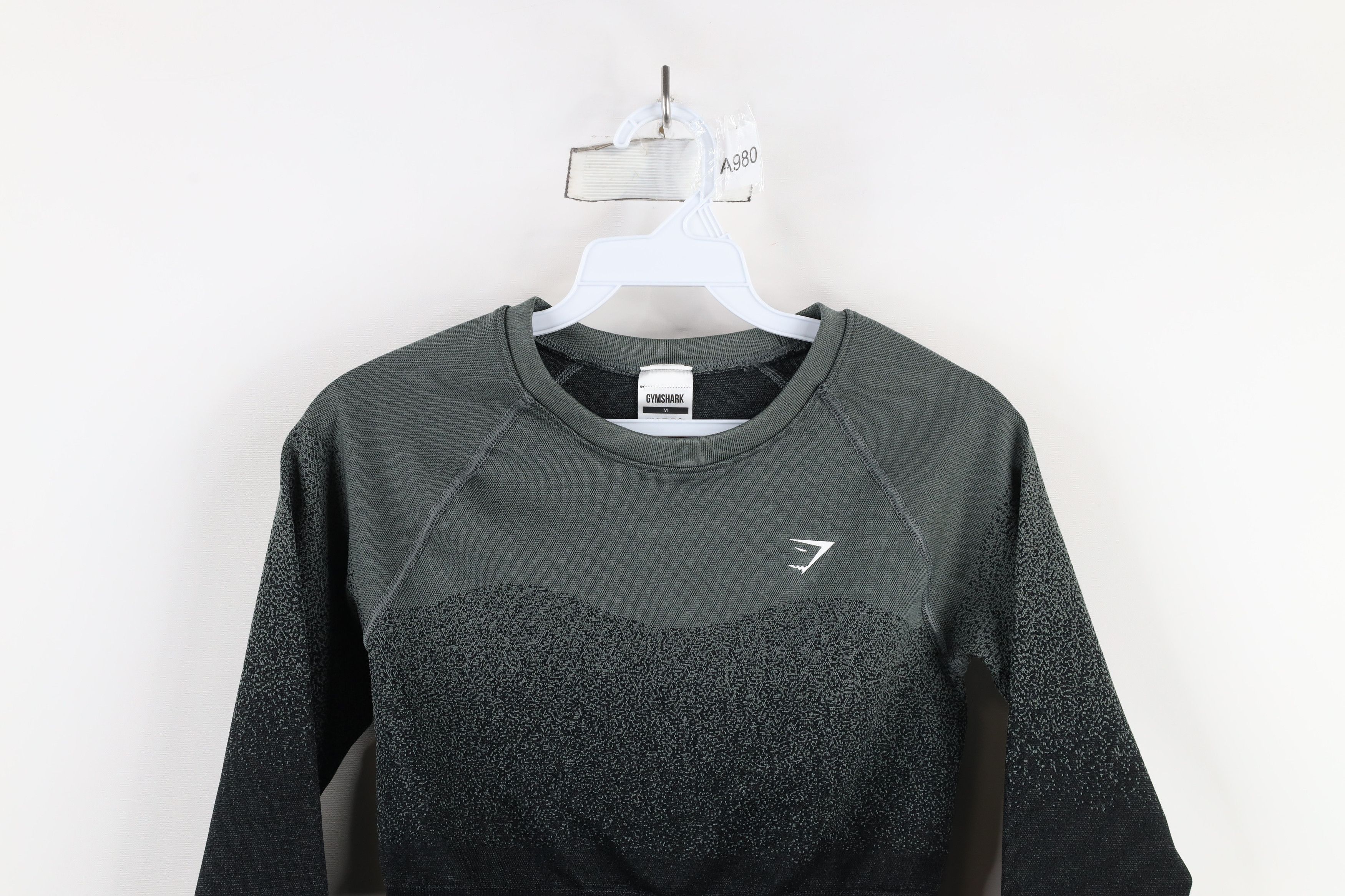 Gymshark × Vintage Gymshark Cropped Seamless Long Sleeve Workout Gym Sweater Size M / US 6-8 / IT 42-44 - 2 Thumbnail