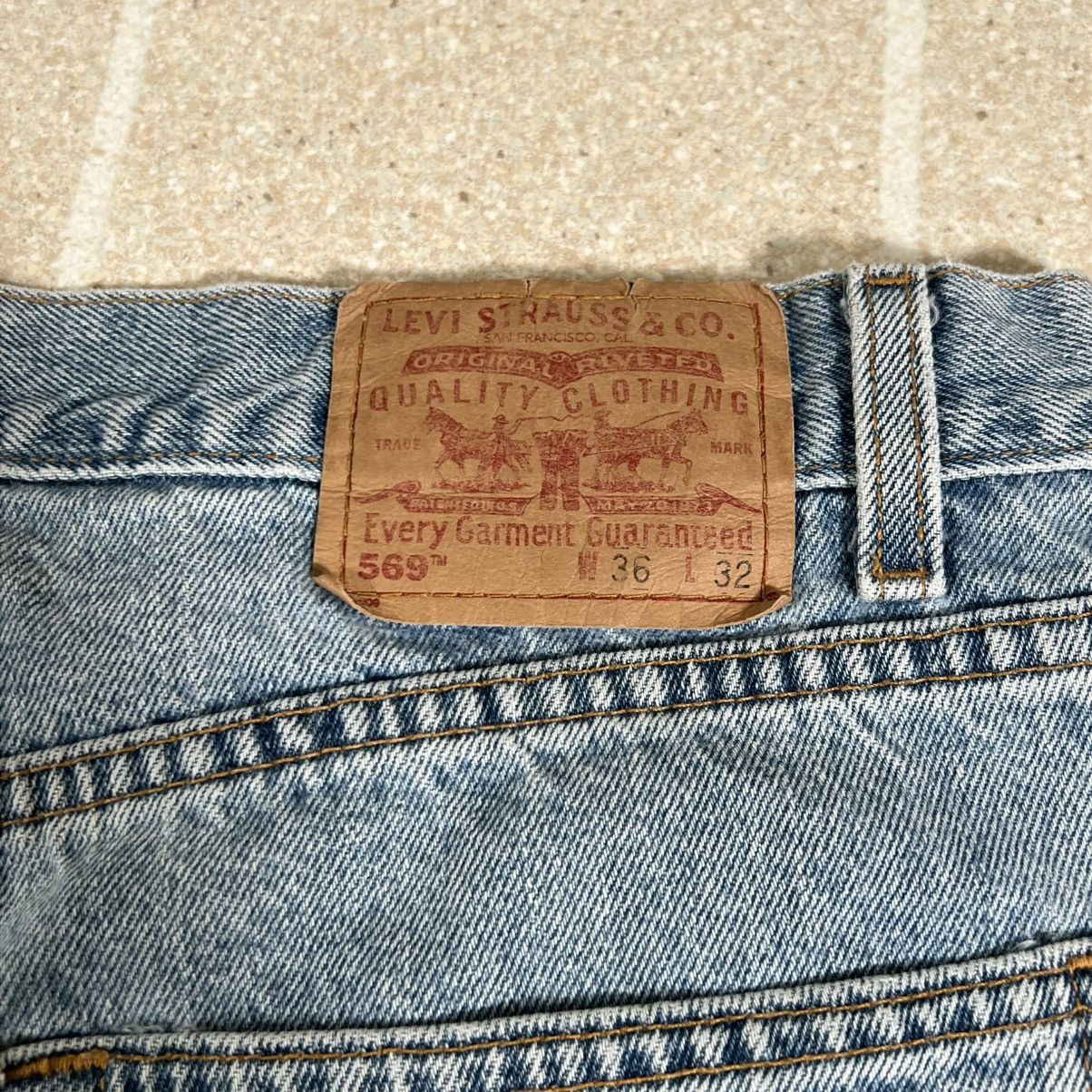 Levi's Vtg Levi's 569 Loose Straight Jeans 34x32 Light Wash Denim Size US 34 / EU 50 - 5 Thumbnail