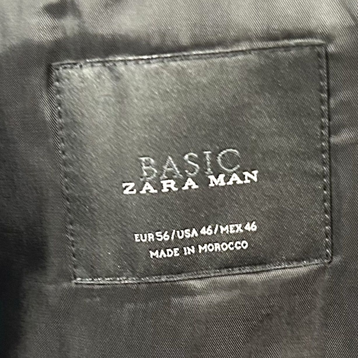 Zara NWT Zara Man Basic 46R Sport Coat Dark Navy Blue Two Button Vented Poly Blend Sport Coat Mens 2 Button Notch Lapel Regular Fit Navy Blue Size US XS / EU 42 / 0 - 3 Thumbnail