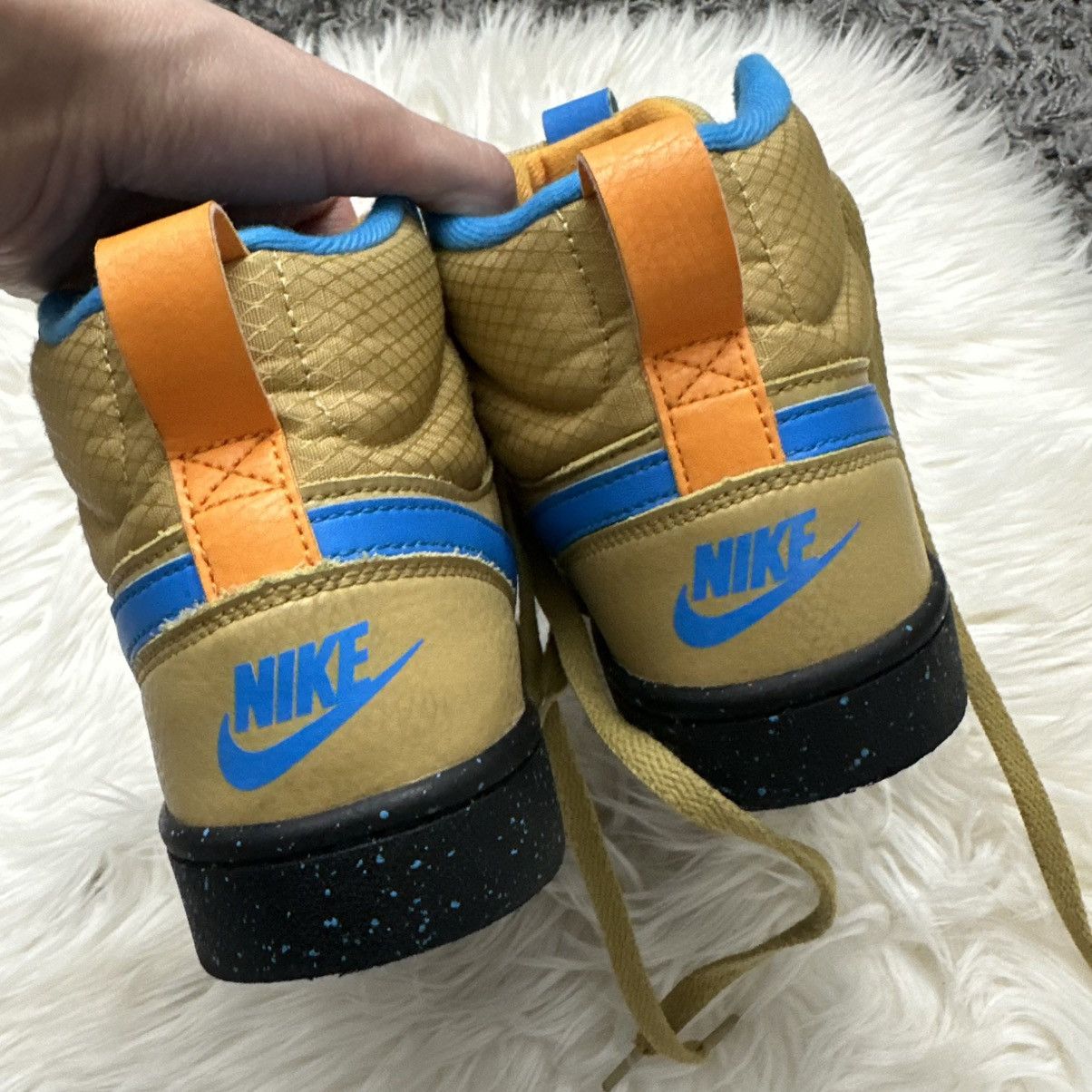 Nike NIKE Hi Top Sneakers Size US 5 / EU 37 - 5 Thumbnail