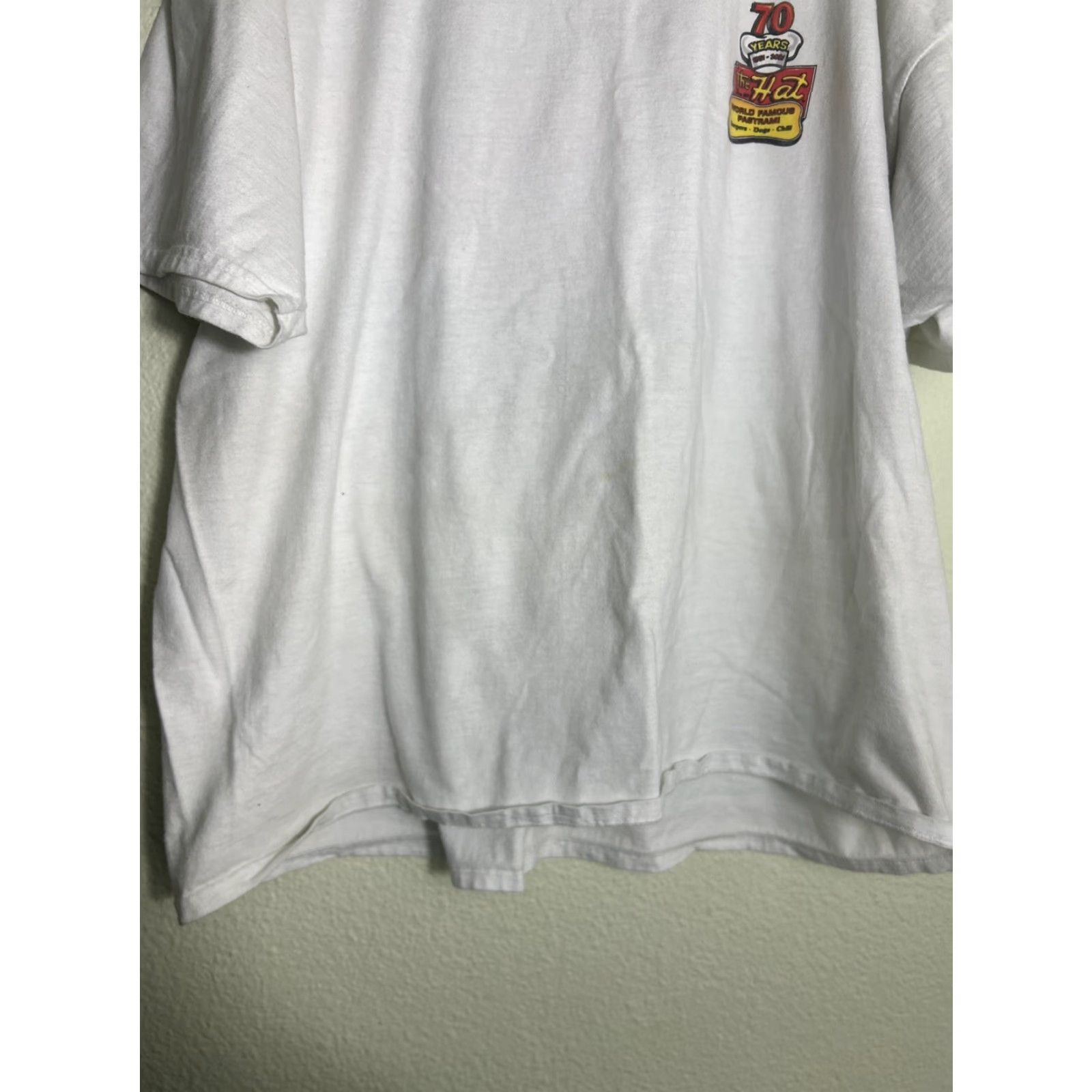 Hanes VINTAGE The Hat Los Angeles White Cotton Graphic 70 Year Anniversary T-Shirt Mens 3XL Size US XXL / EU 58 / 5 - 6 Thumbnail