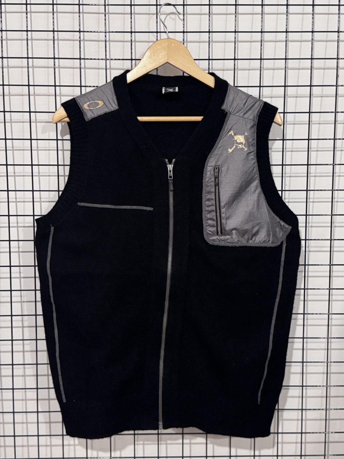 Oakley Oakley Mens Hybrid Pile Fleece Vest. Size US XL / EU 56 / 4 - 1 Thumbnail