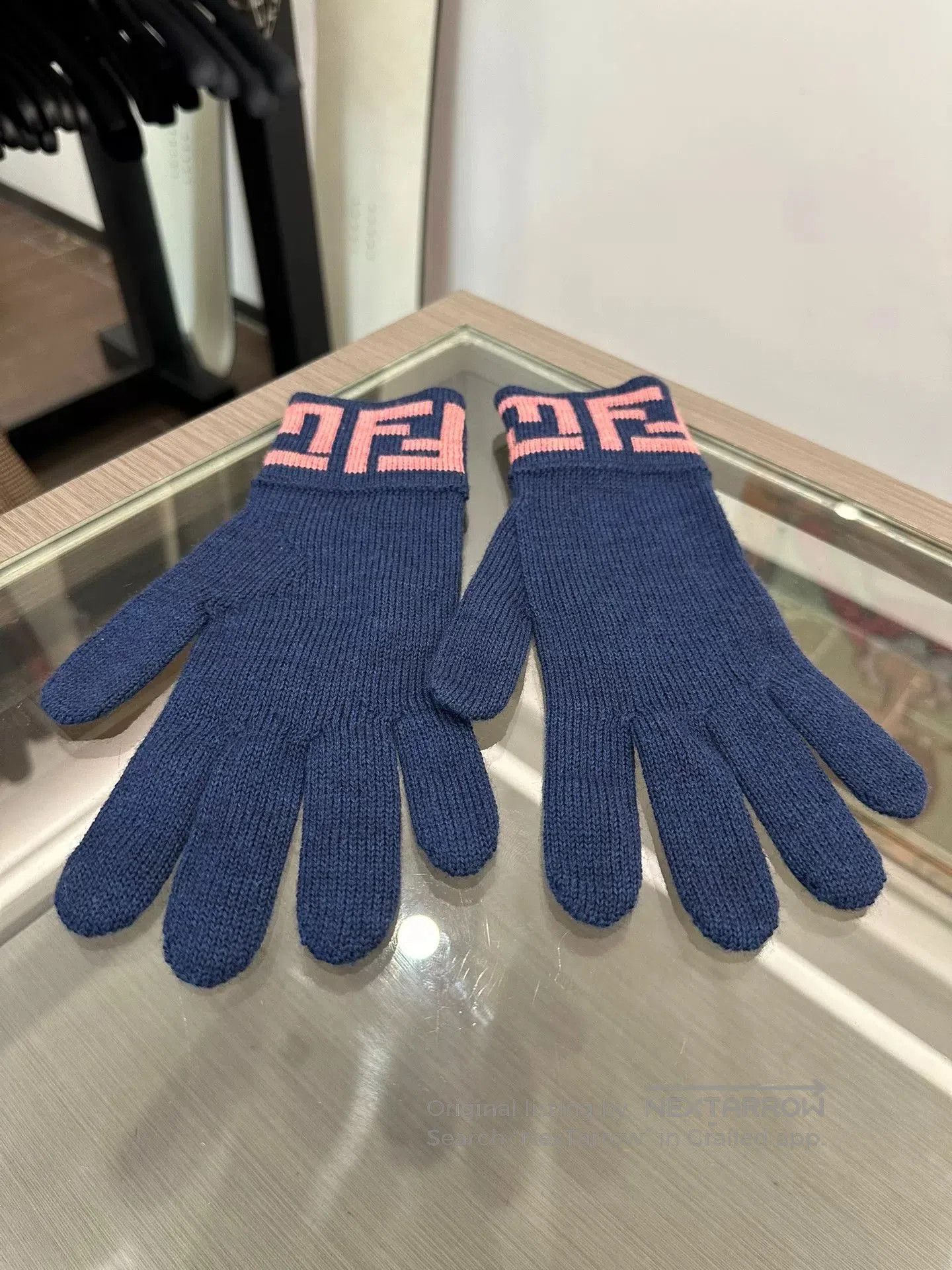 Fendi Fendi Pink Double F Logo Navy Wool Gloves. Size ONE SIZE - 2 Thumbnail