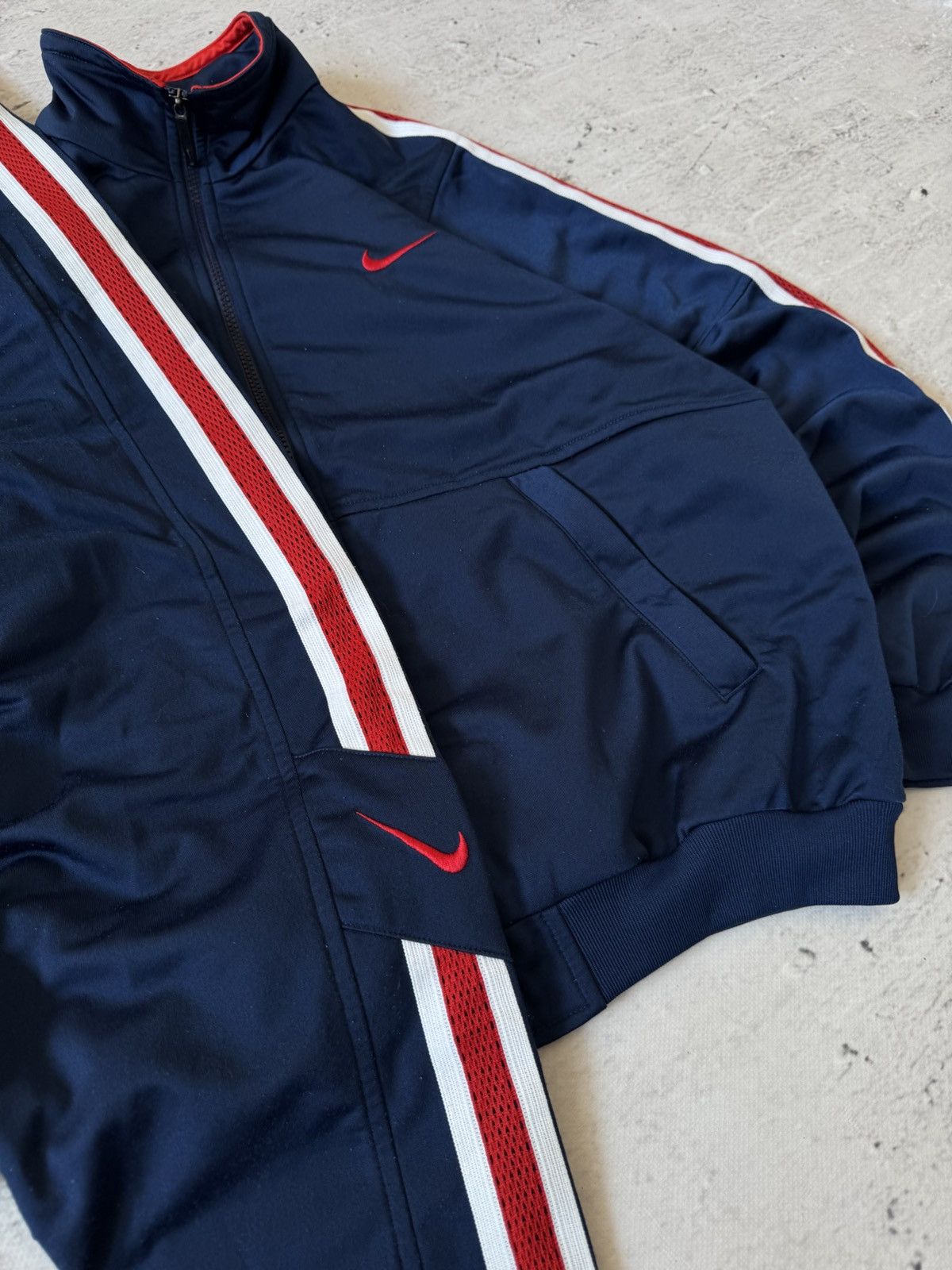Nike × Vintage NIKE VINTAGE BASIC LOGO OVERSIZE BAGGY TRACK SUIT FIT Size US S / EU 44-46 / 1 - 4 Thumbnail
