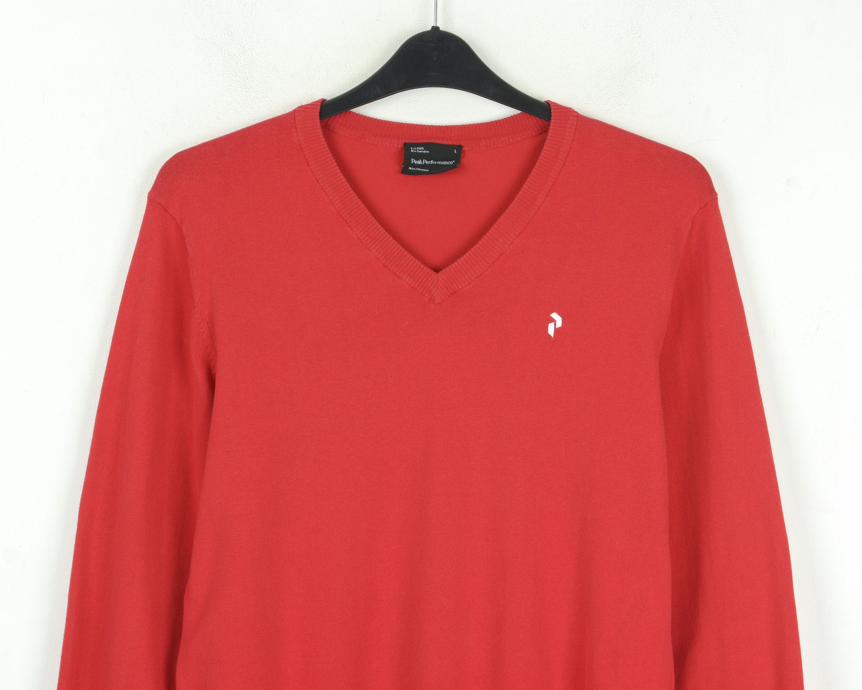 Peak Performance Man's Sweater L Sweatshirt V-Neck Pullover Casual Cotton Red Size US L / EU 52-54 / 3 - 2 Thumbnail
