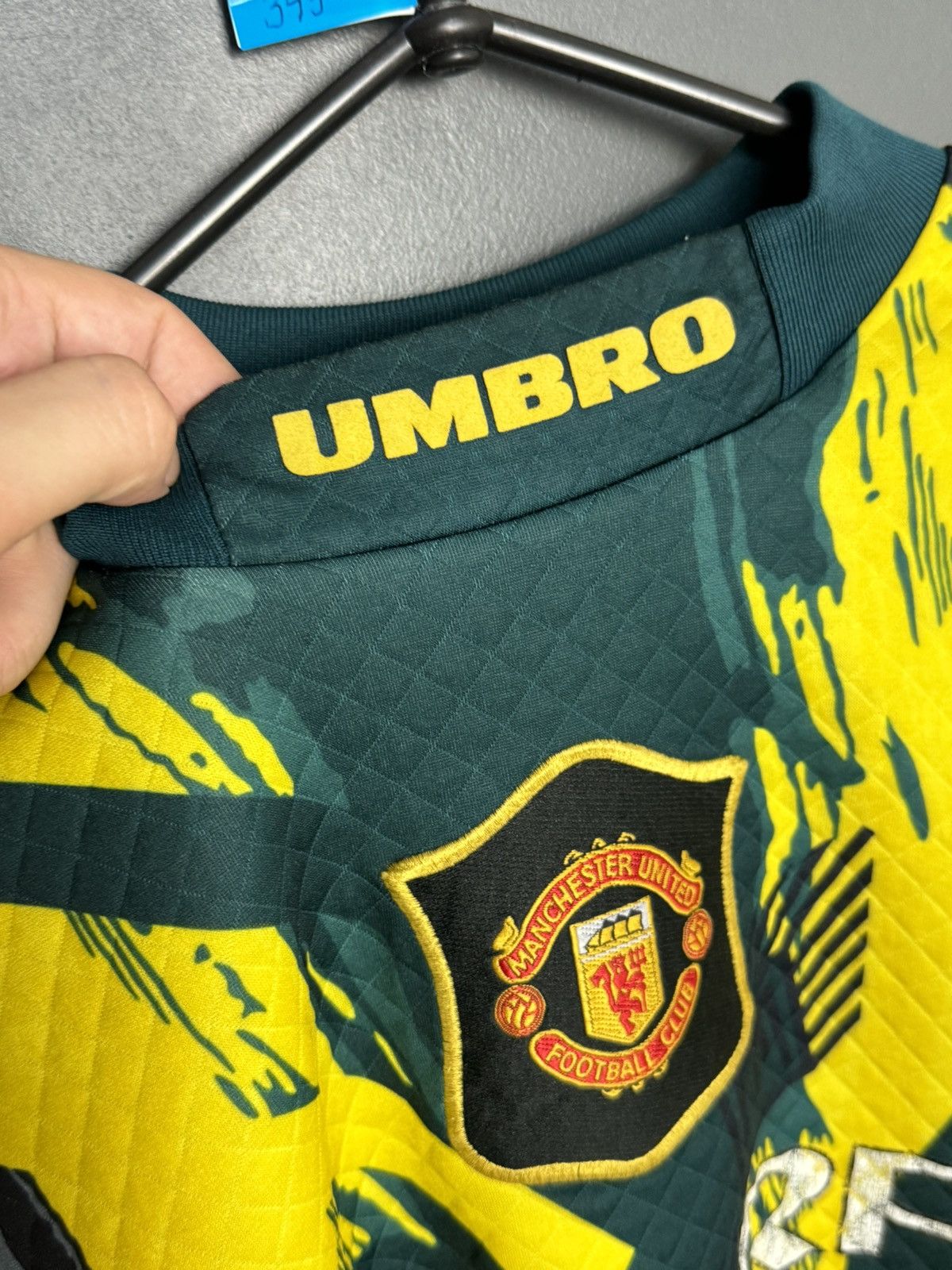 Umbro Vintage Manchester United 95/97 Goalkeeper Football Jersey Size US L / EU 52-54 / 3 - 5 Thumbnail