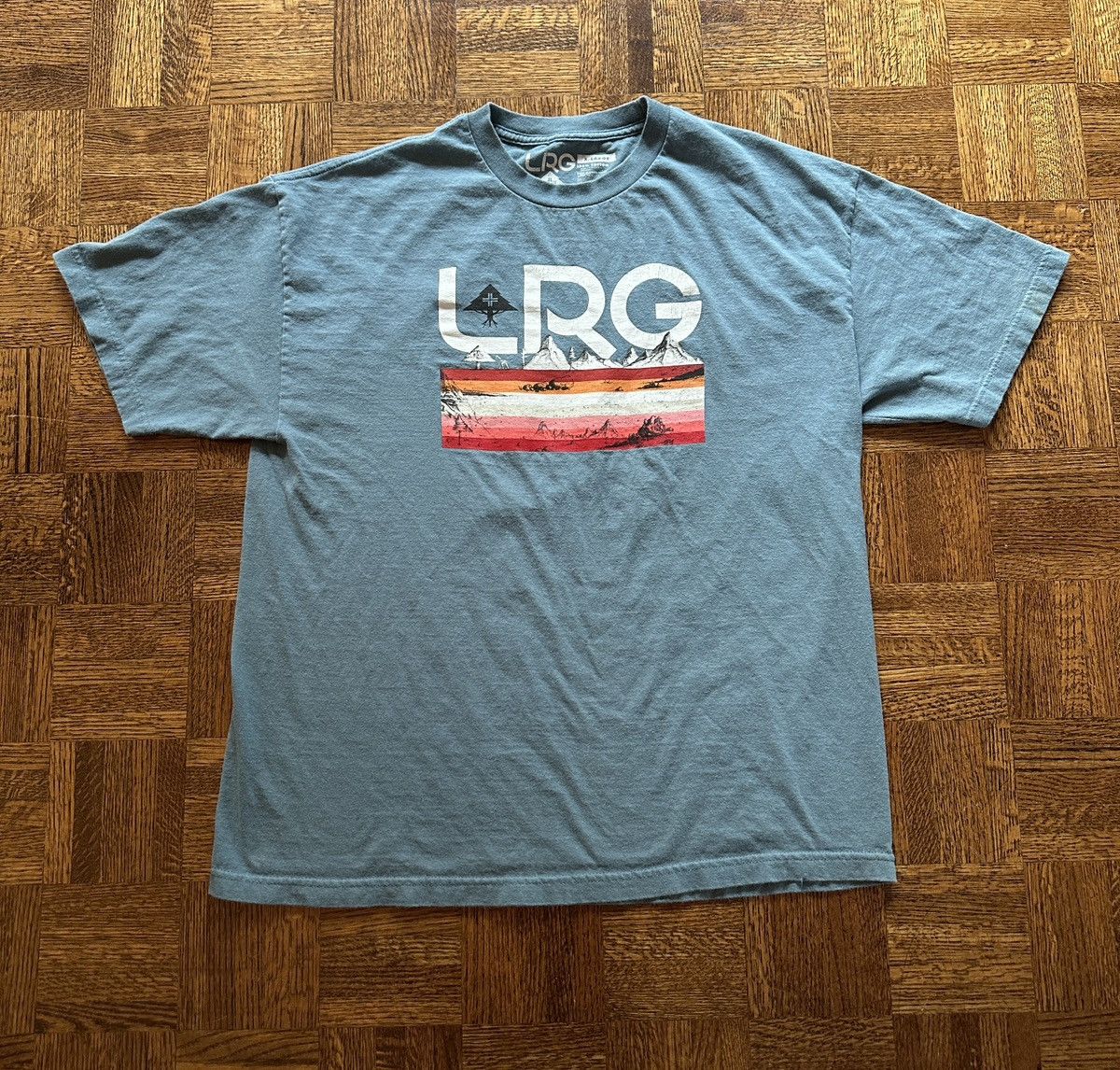 LRG × Vintage Vintage Y2K LRG Mountain Graphic Tee Shirt Size US XL / EU 56 / 4 - 2 Thumbnail