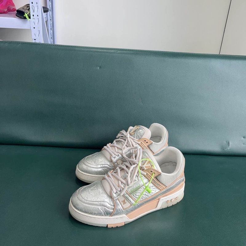 Louis Vuitton Louis Vuitton Silver Trainer Sneakers for Men 0079 Size US 8.5 / EU 41-42 - 1 Thumbnail