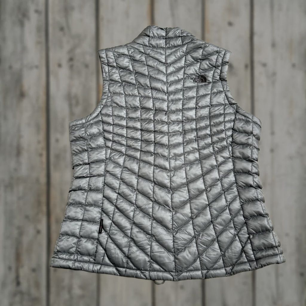 The North Face VINTAGE? The North Face Thermoball Vest Womens Size Large Trekker Gray Quilted Full Zip Size L / US 10 / IT 46 - 1 Thumbnail