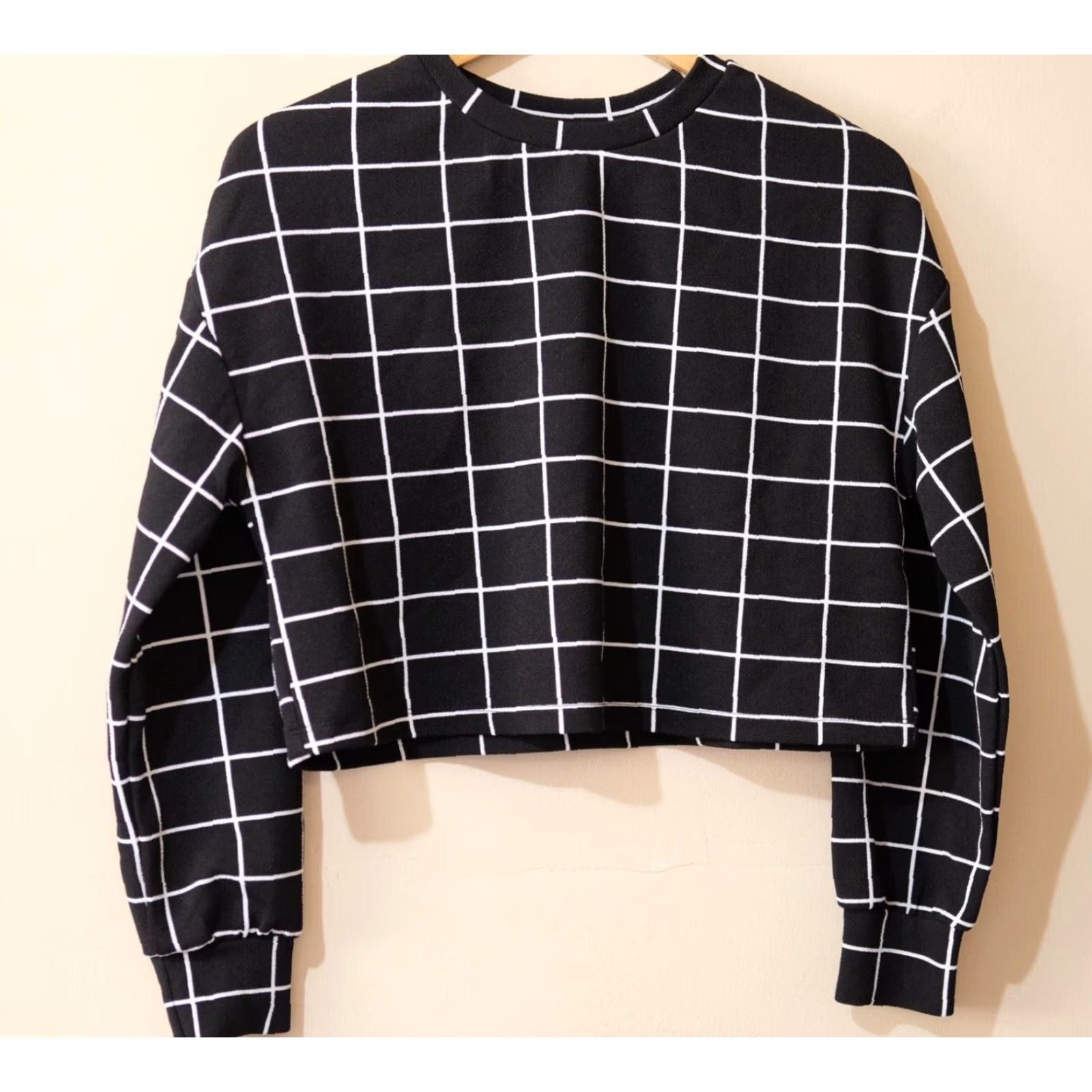 Shein SHEIN Crew Neck Stretch Plaid Long Sleeve Crop Top Black/White Women's S Shirt Size S / US 4 / IT 40 - 2 Thumbnail