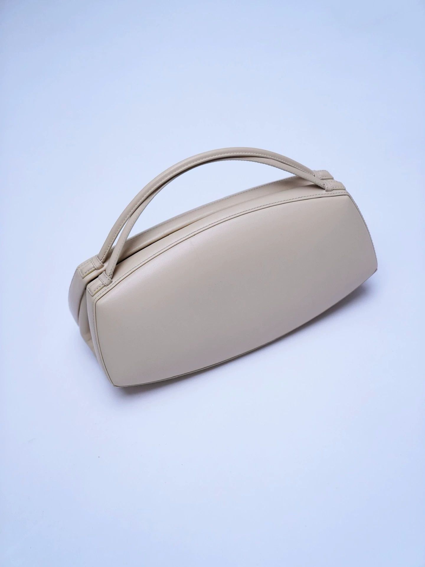 Loewe Loewe Vintage Cream Museum UFO Handbag Women's Size ONE SIZE - 7 Thumbnail