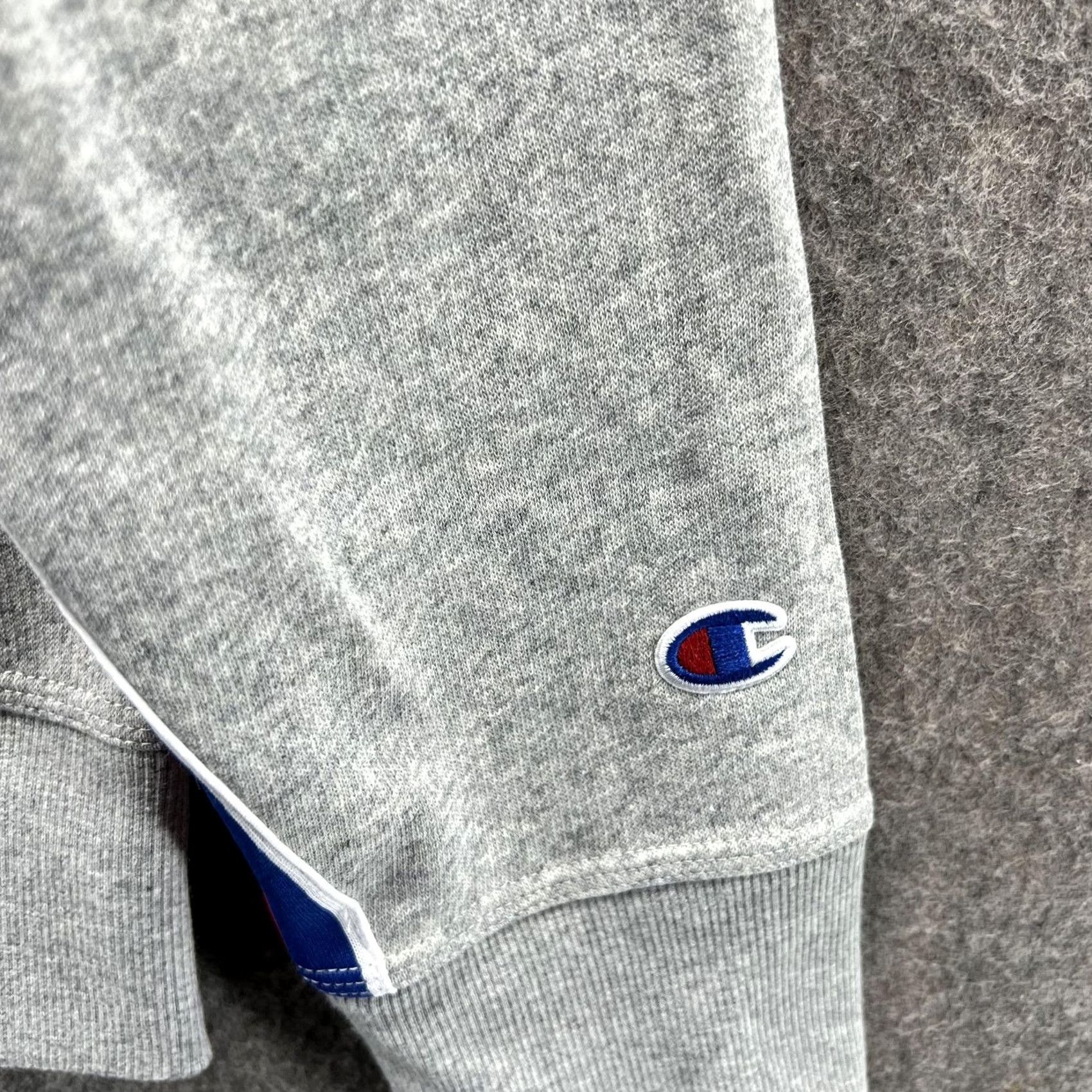 Champion VINTAGE Champion Sweatshirt Mens Large Gray Script Logo Crewneck Pullover Striped Size US L / EU 52-54 / 3 - 6 Thumbnail